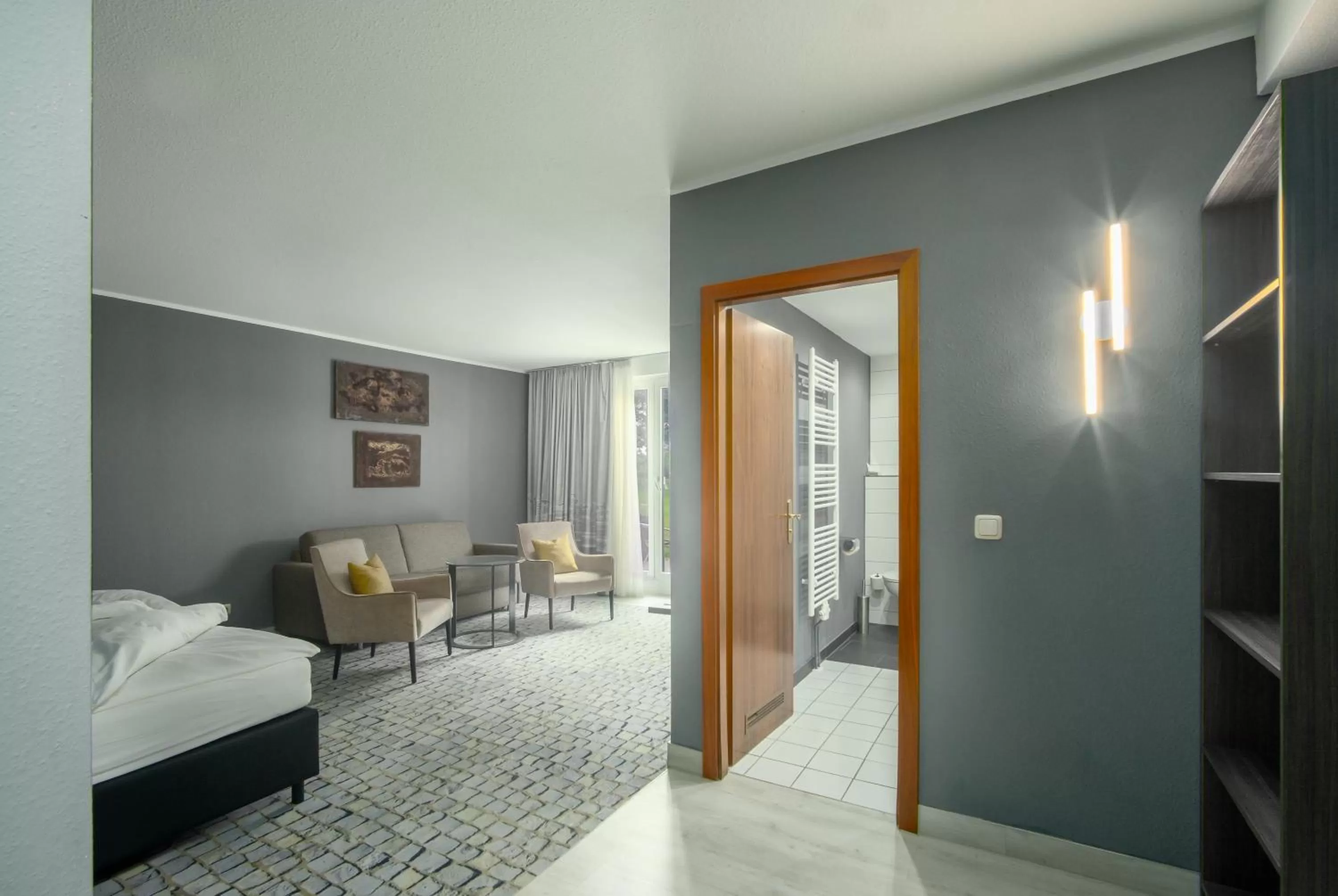 Photo of the whole room, Bed in SL'otel im Parforcehaus