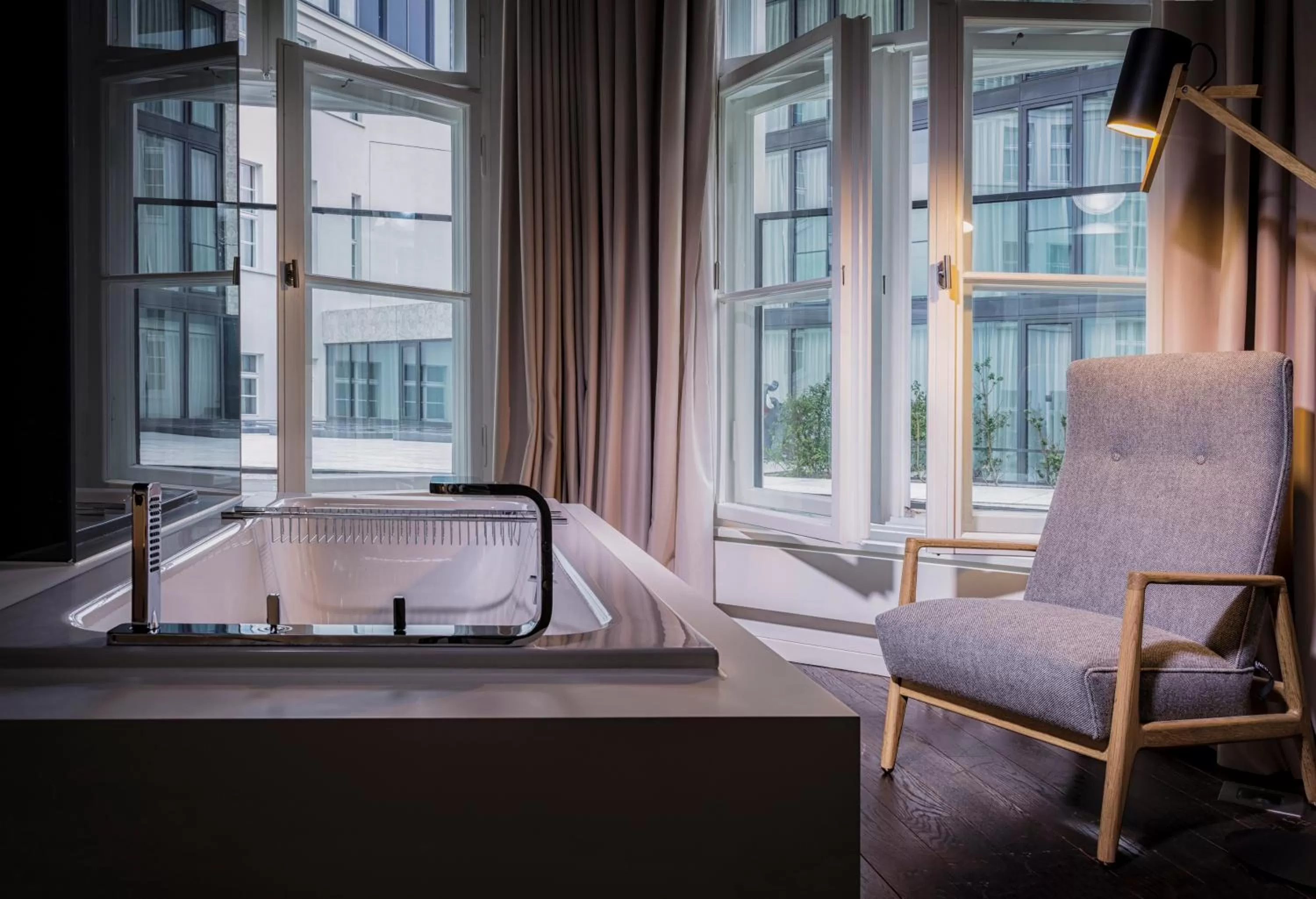 Bathroom, Bed in Das Stue