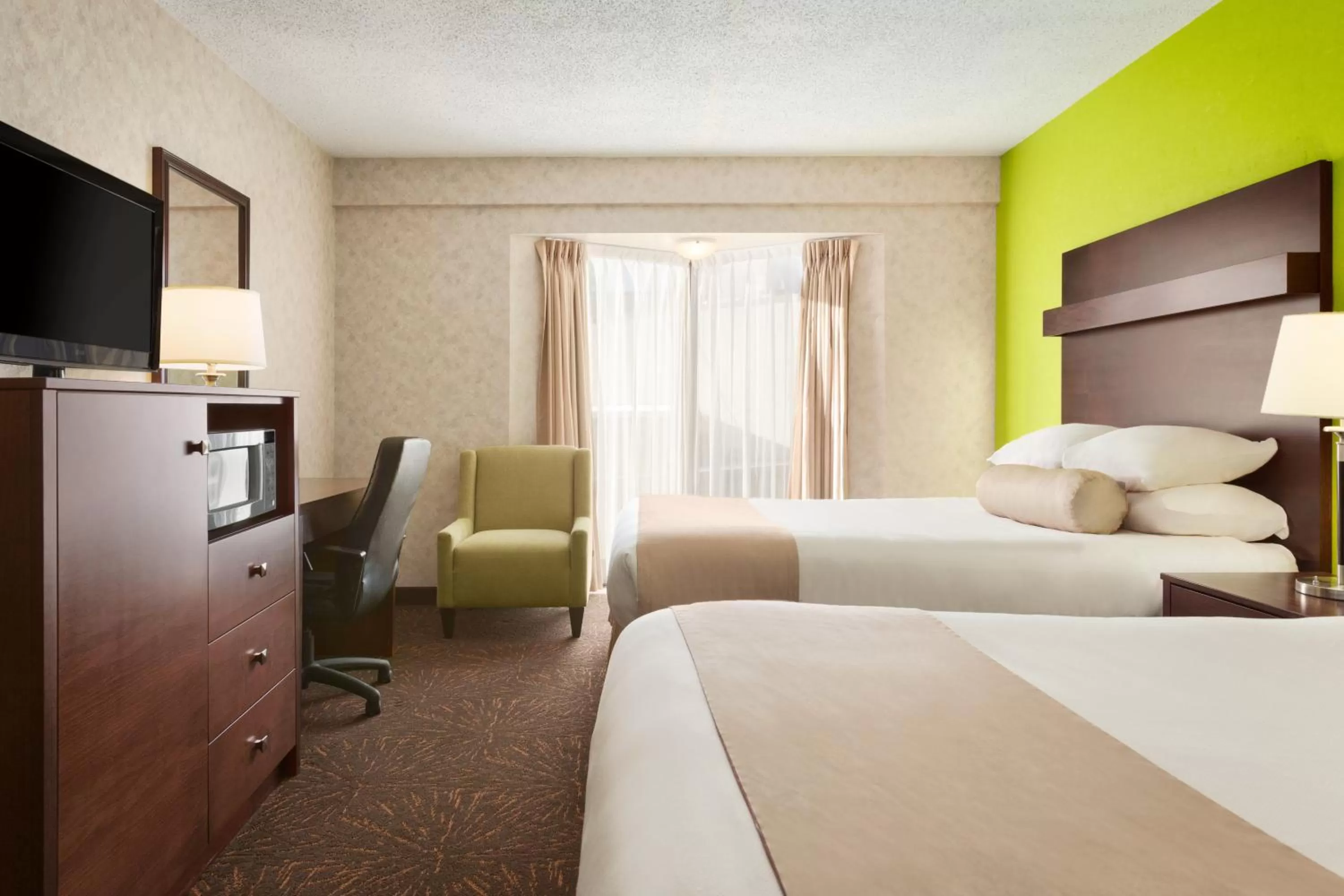 Photo of the whole room in Travelodge by Wyndham Lloydminster