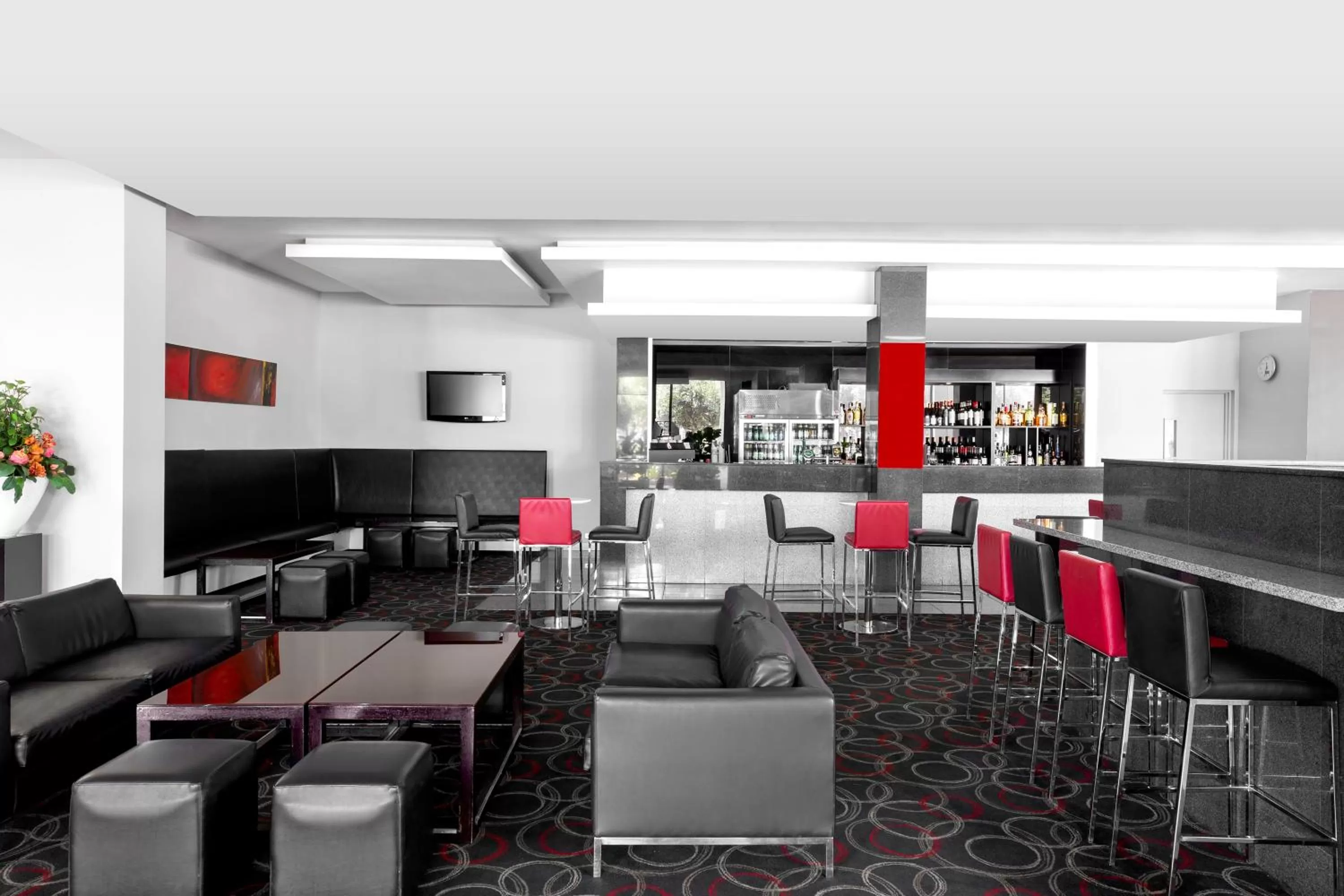 Restaurant/places to eat in Mantra Melbourne Airport