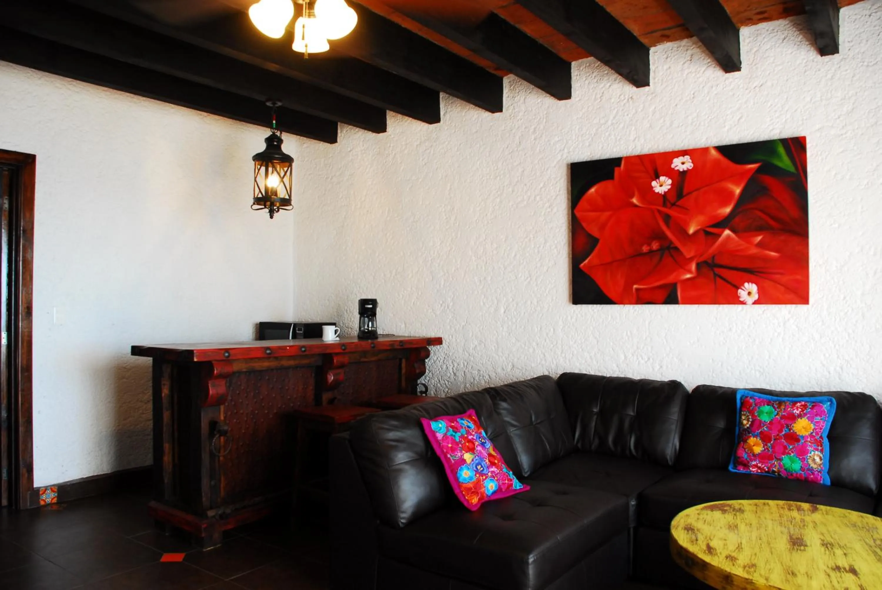 Living room in Las Rocas Resort & Spa