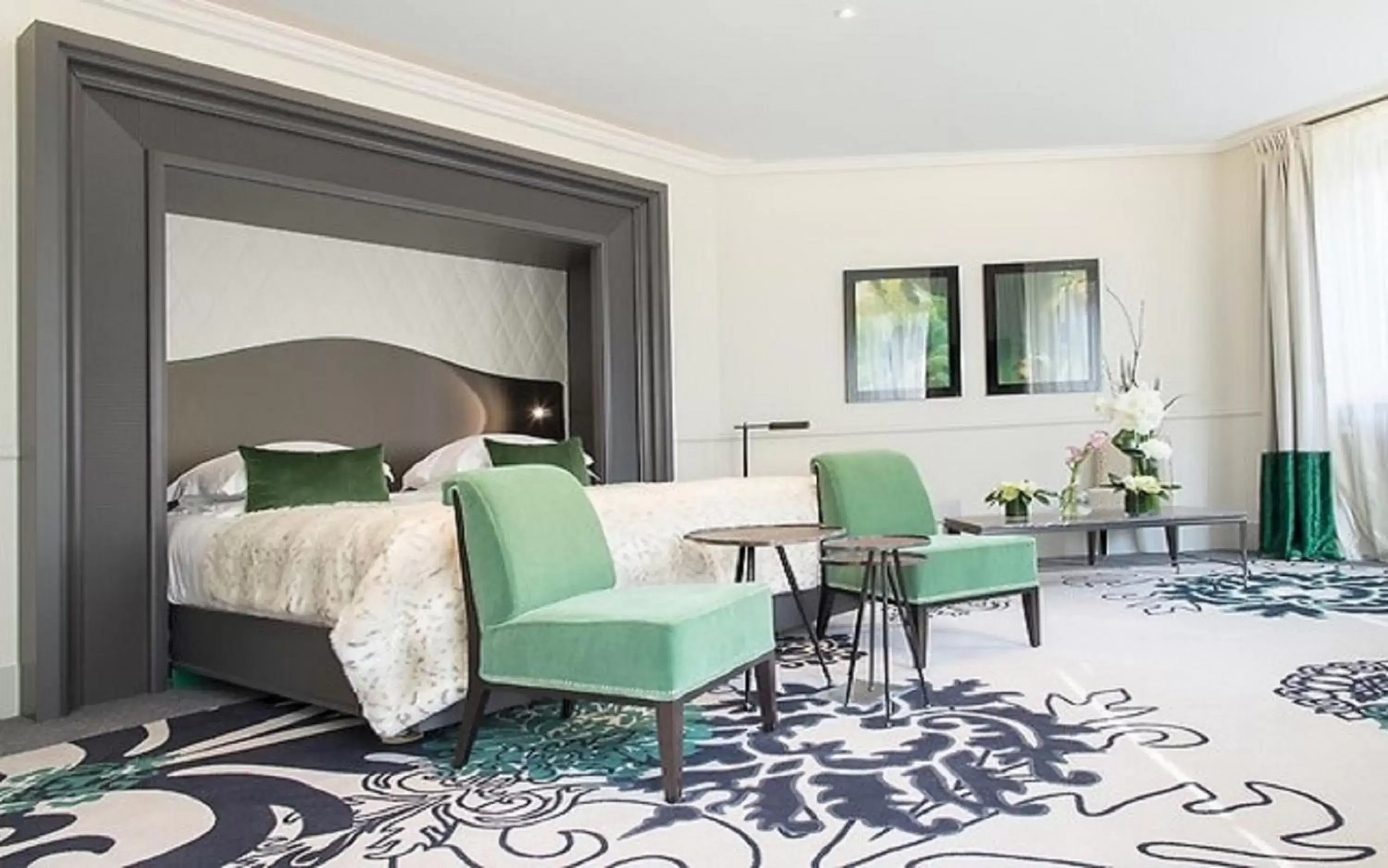 Junior Suite with Opera View and Balcony in Edouard 7 Paris Opéra Junior Suite with Opera View and Balcony in Edouard 7 Paris Opéra