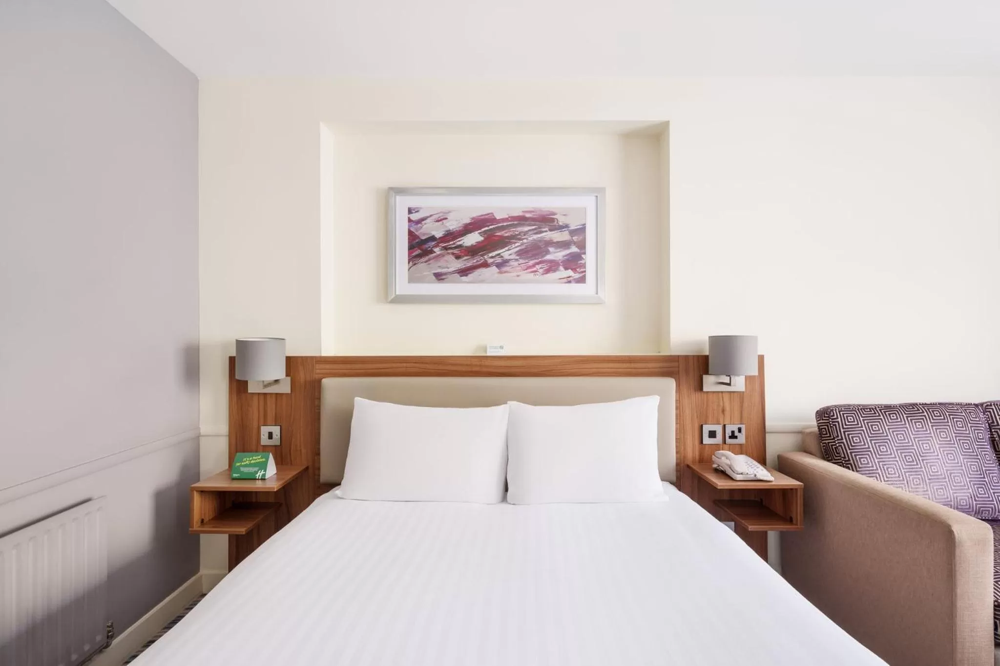 Photo of the whole room, Bed in Holiday Inn Rochester-Chatham by IHG