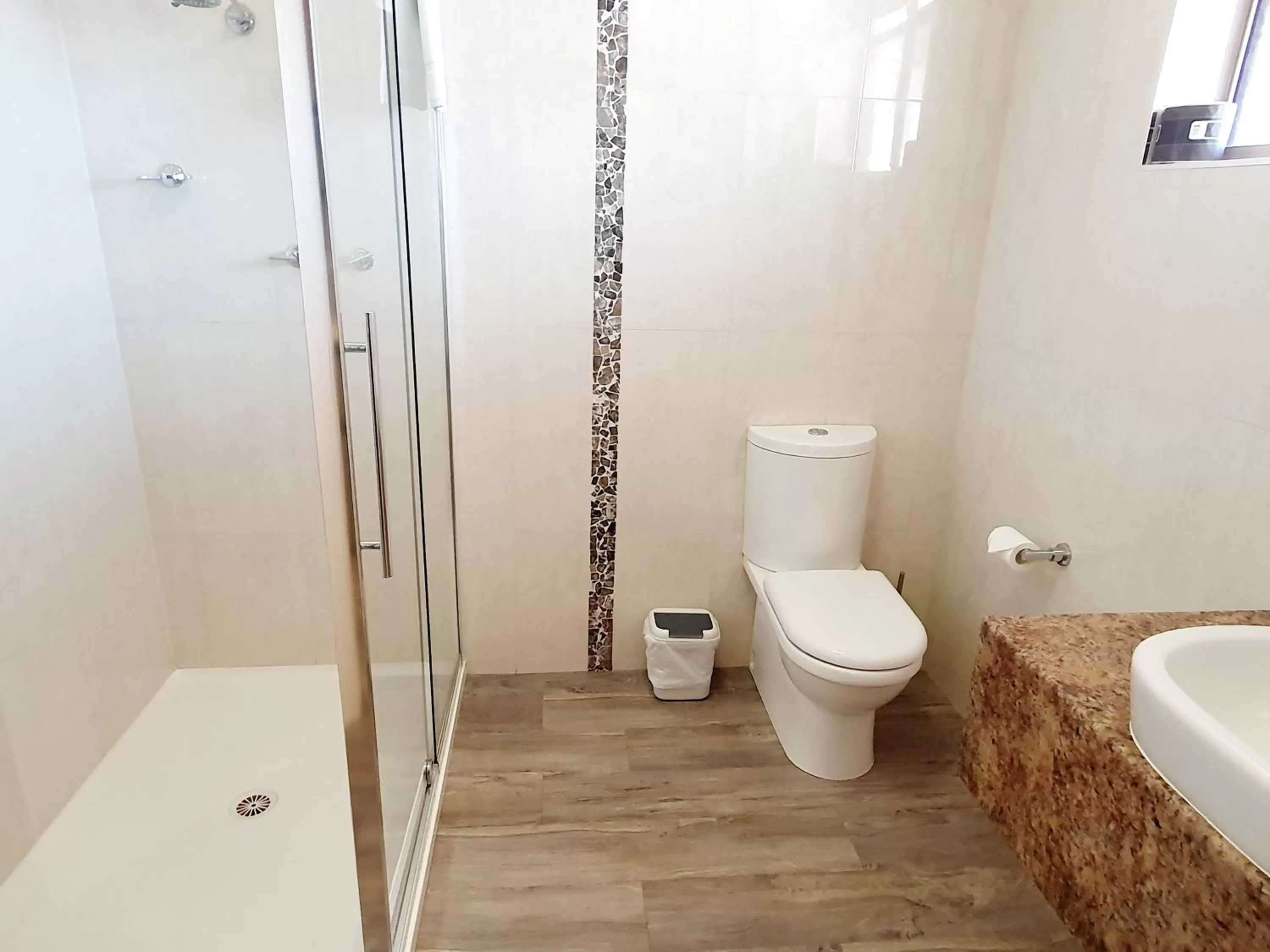 Bathroom in Addison Motor Inn