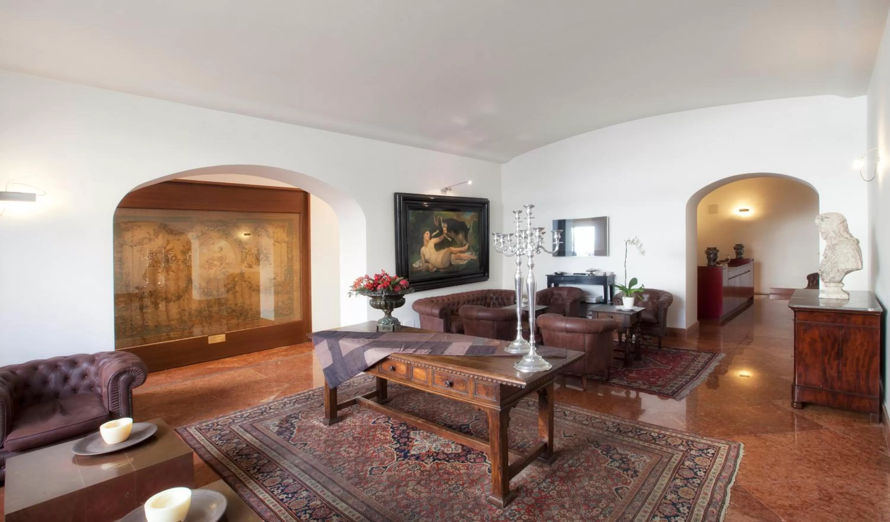 Communal lounge/ TV room in Palazzo Brunaccini Boutique Hotel