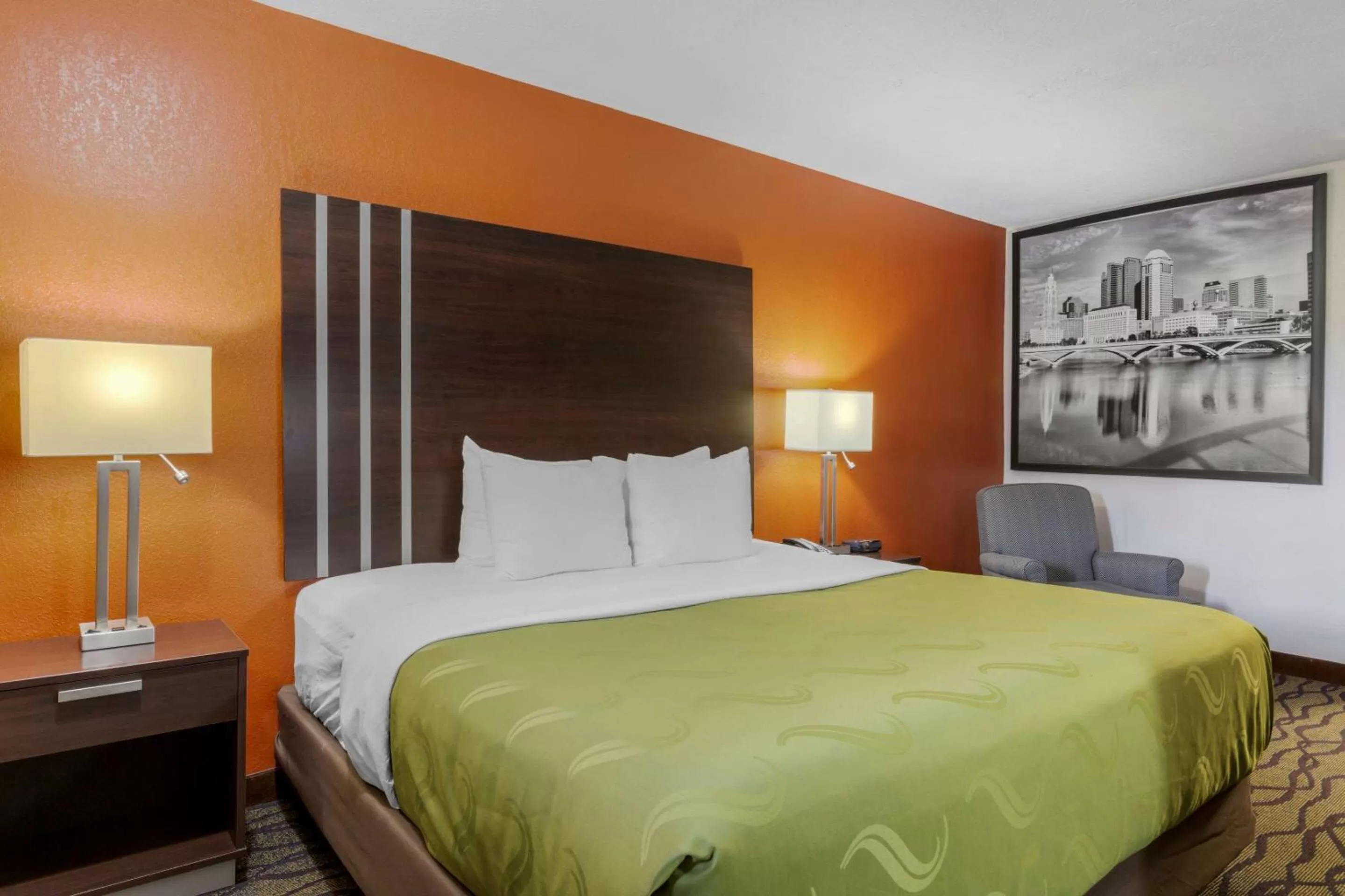 Bedroom, Bed in Quality Inn Columbus-East