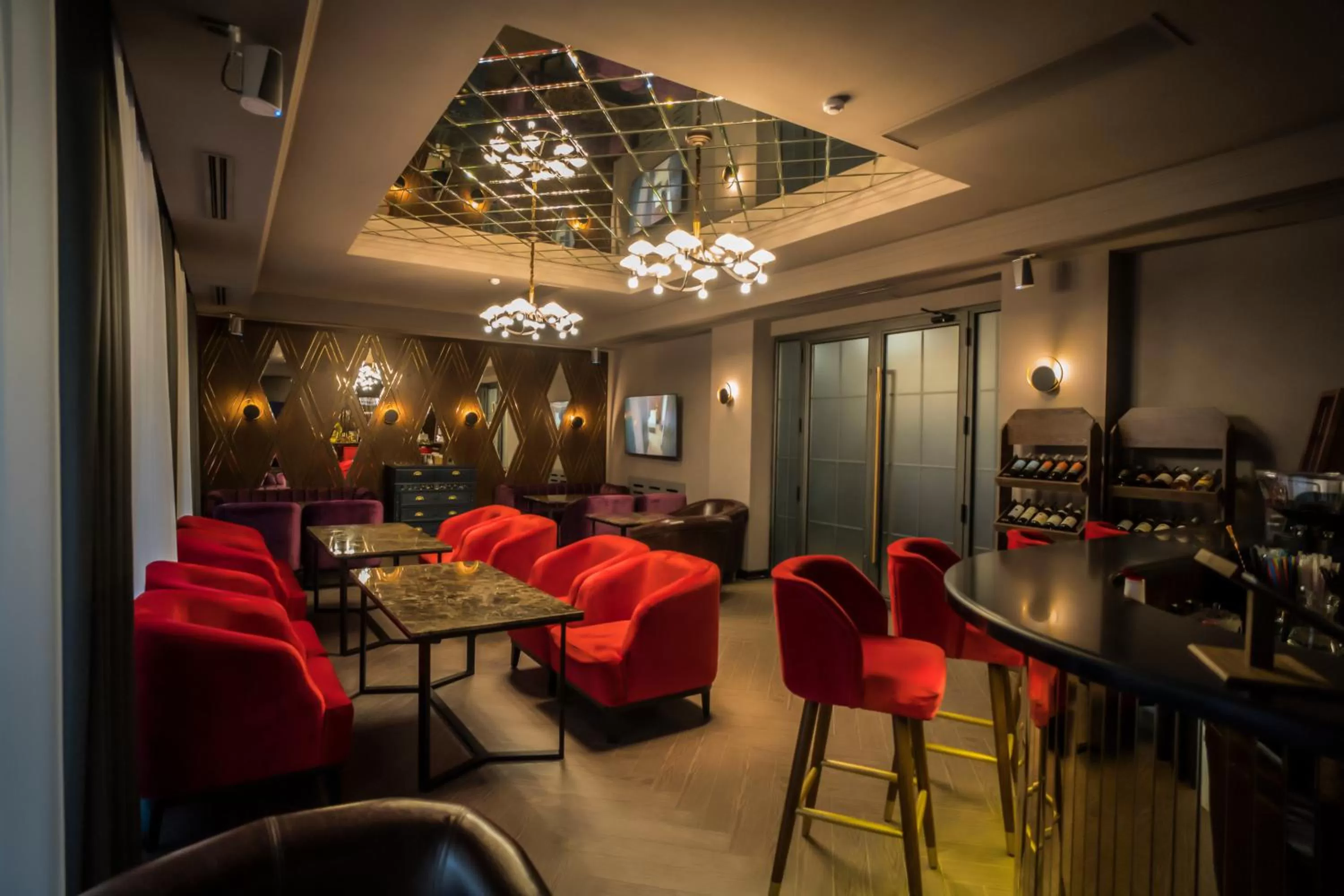 Lounge or bar in OSCAR BOUTIQUE HOTEL