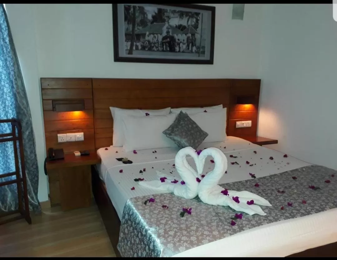 Bed in Kandyan View Holiday Bungalow ''Free Pickup From Kandy city''