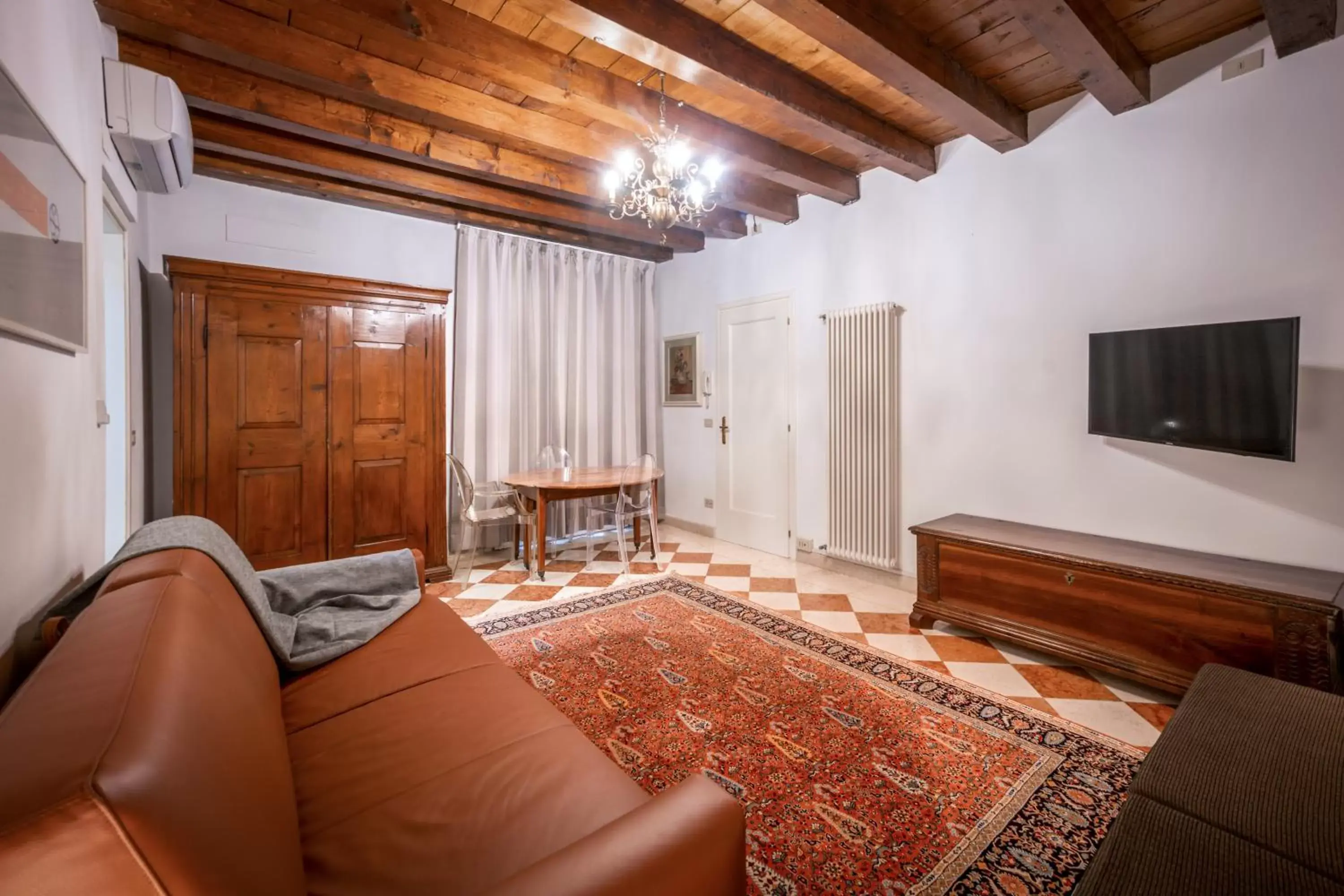 Apartment - Ground Floor - Sanpolo area in Palazzo San Luca Apartment - Ground Floor - Sanpolo area in Palazzo San Luca