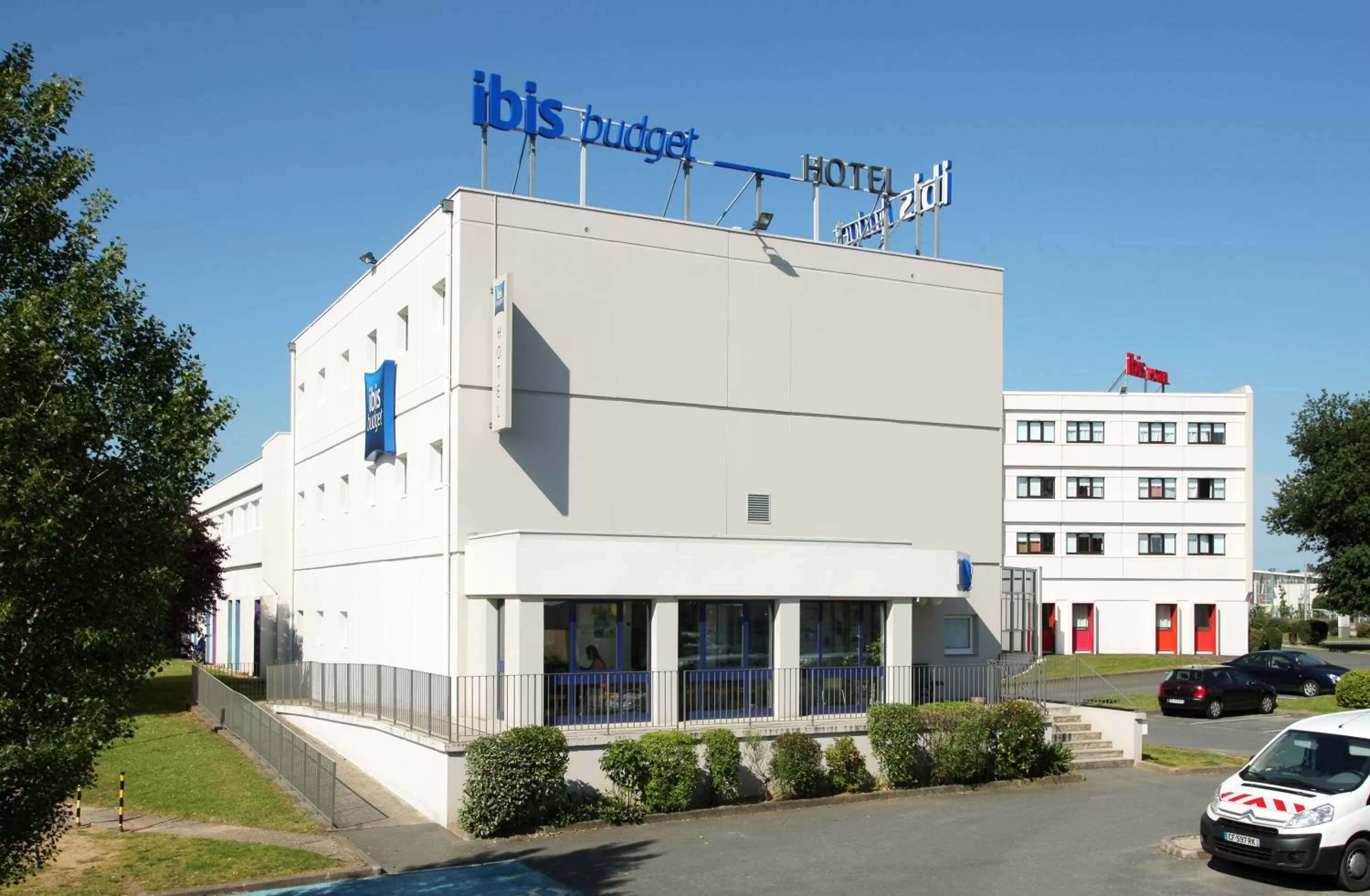 Facade/entrance in ibis budget Poitiers Sud