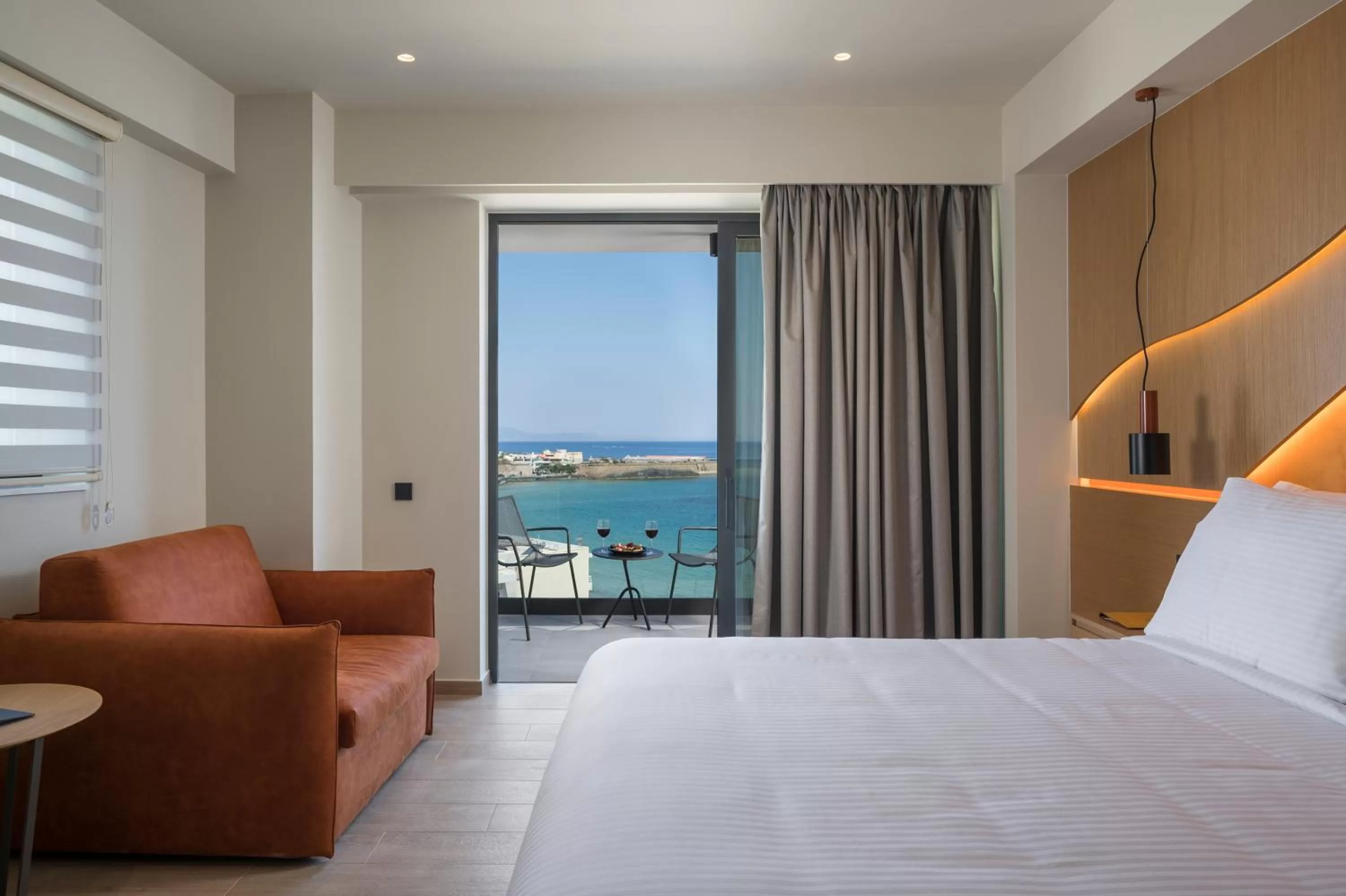 Photo of the whole room, Bed in Hyperion City Hotel & Spa