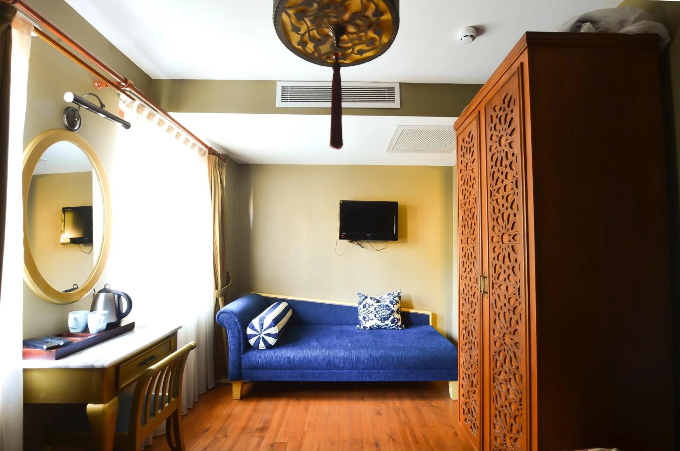 Seating area, Bed in Merial Hotel Sultanahmet