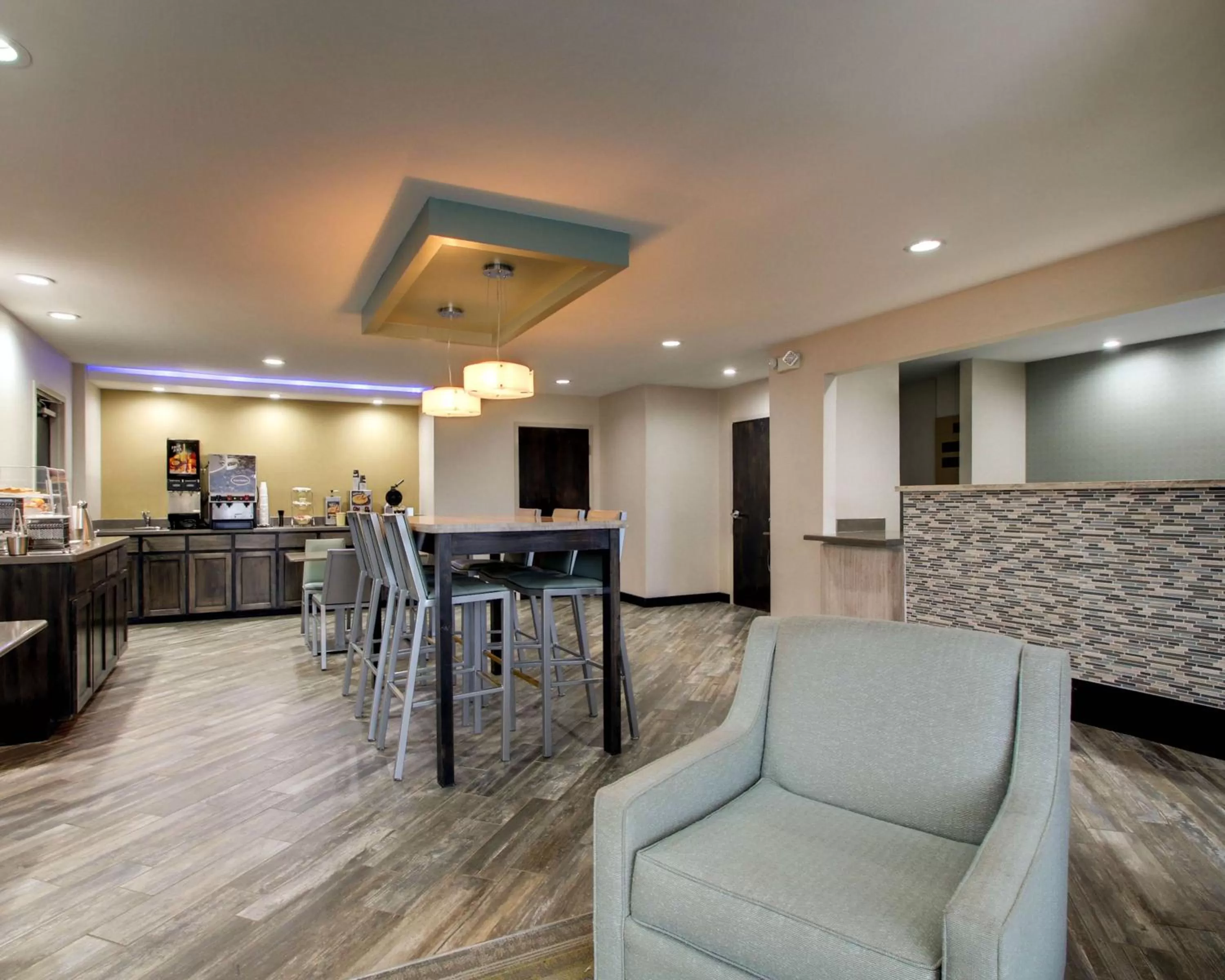 Lobby or reception in SureStay Hotel by Best Western Richland