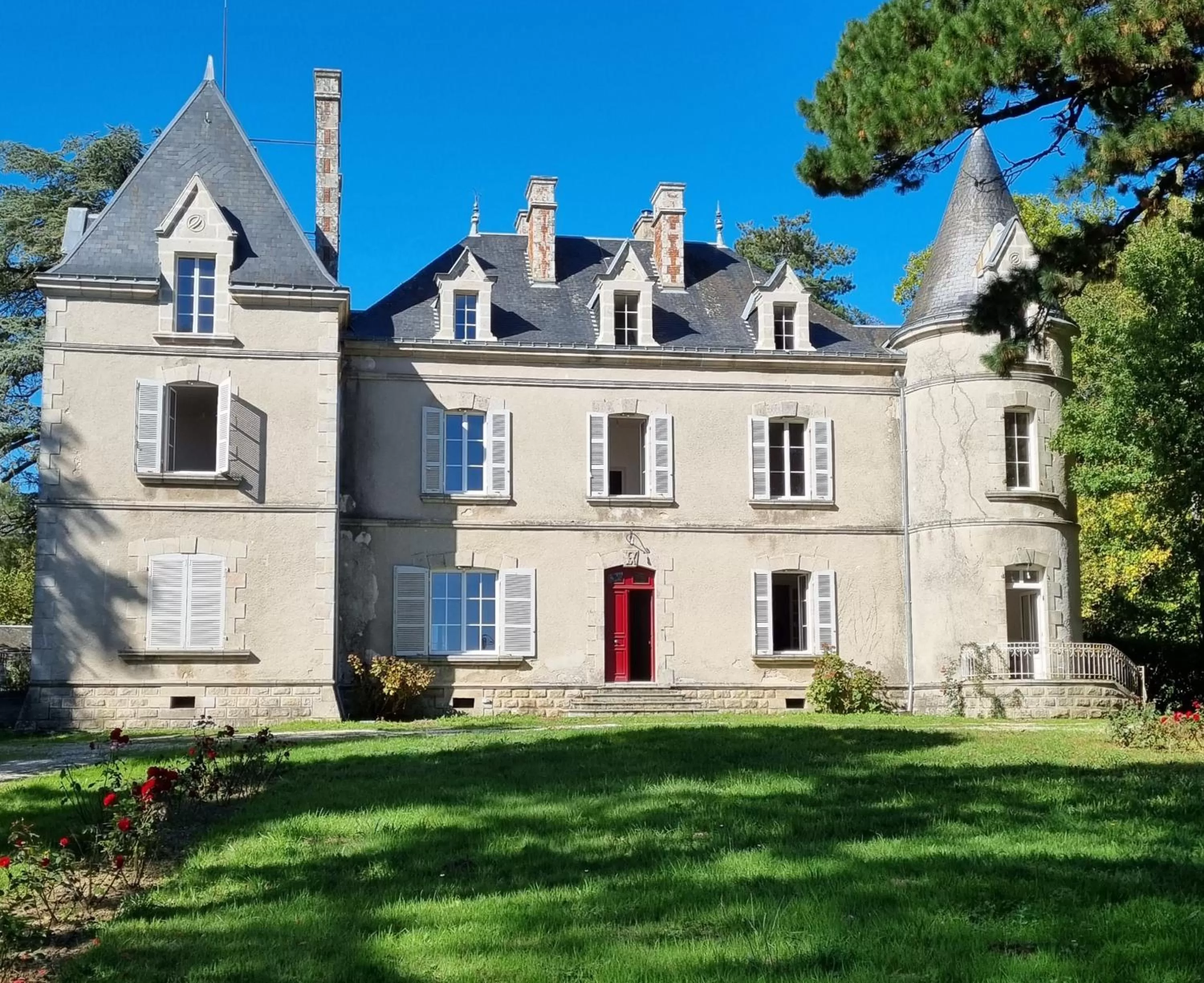Property Building in Chambres d'hôtes Château de Saint Etienne du Bois