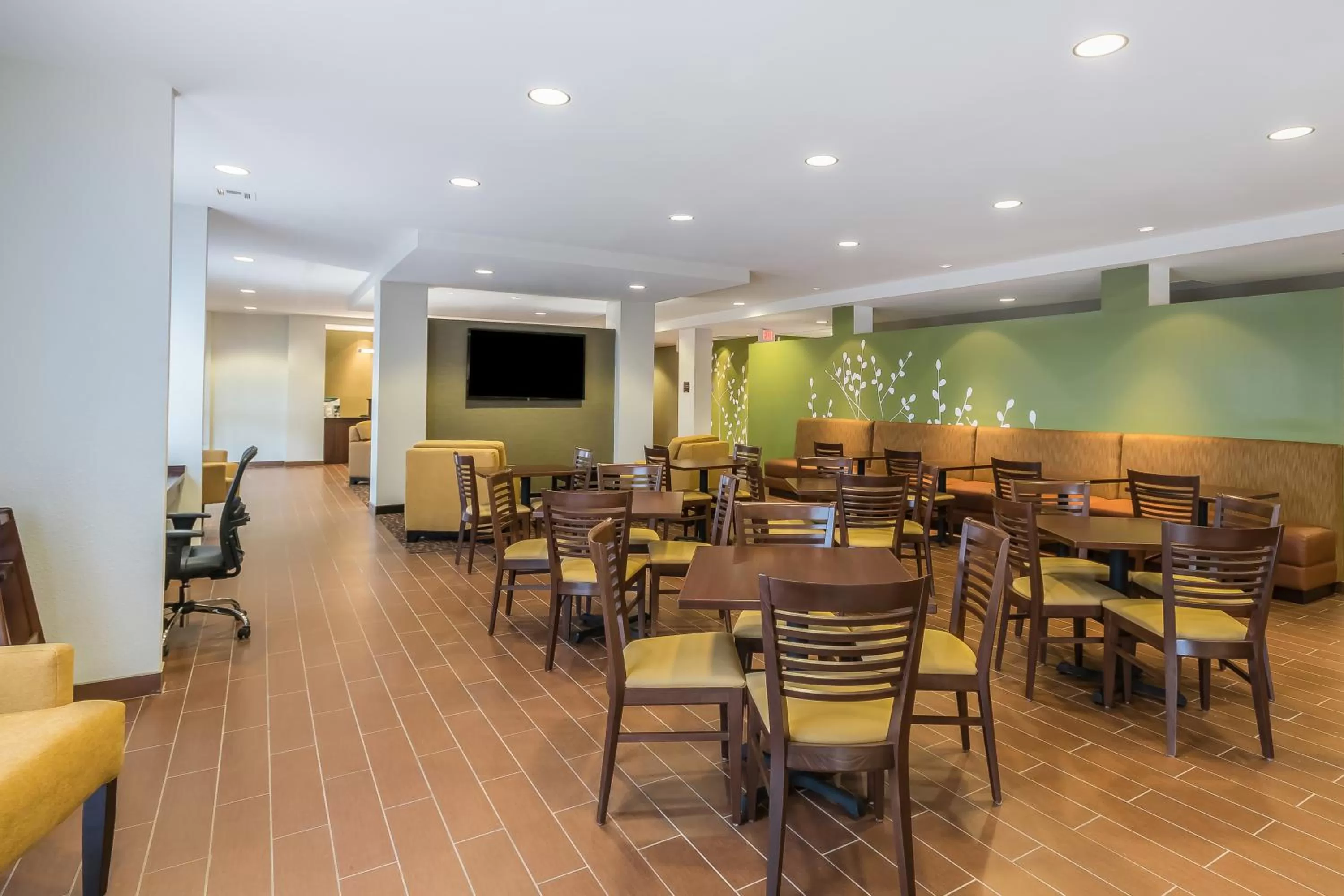 Restaurant/places to eat in Sleep Inn & Suites Columbia