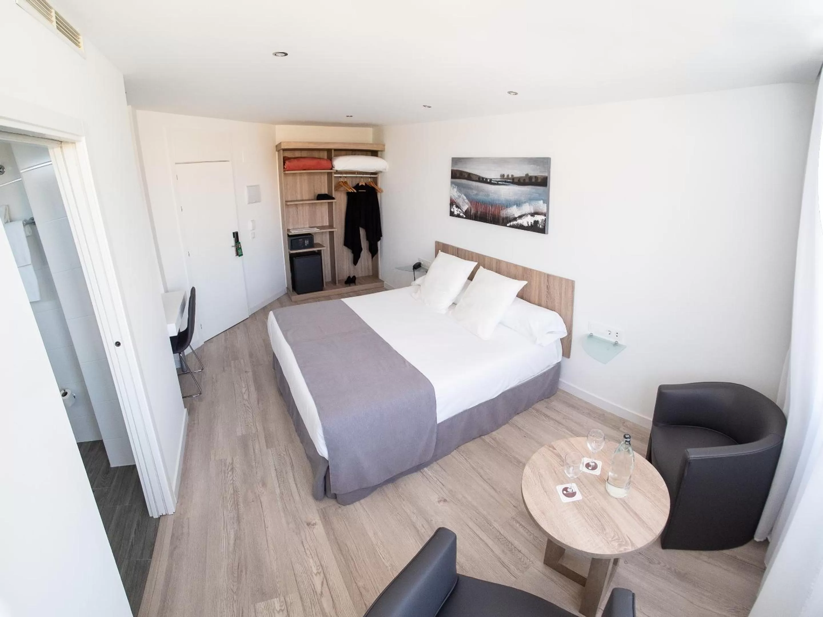 Photo of the whole room, Bed in Hotel Pasarela