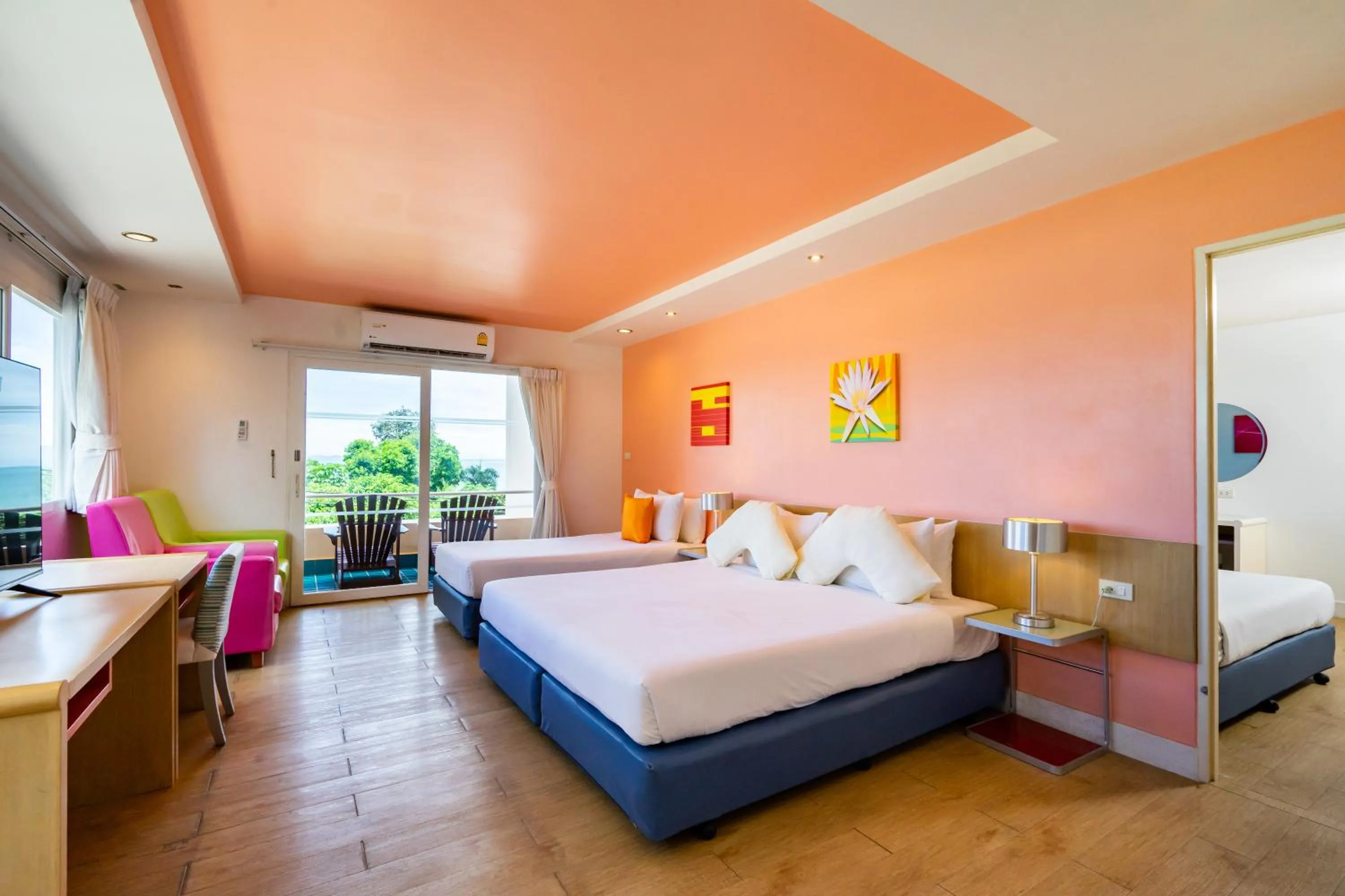 View (from property/room), Bed in Best Bella Pattaya