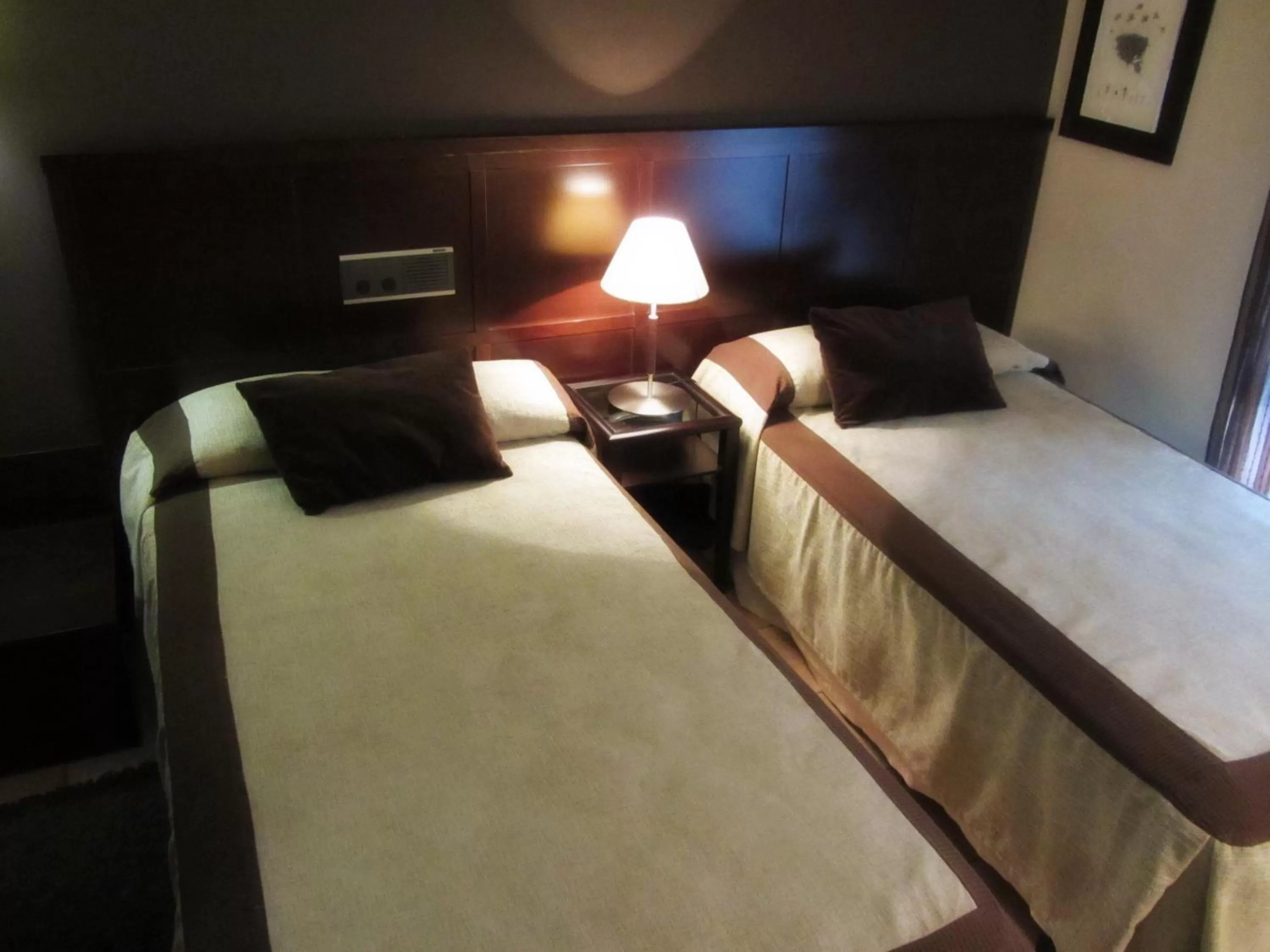 Photo of the whole room in Hotel Villa de Utrillas