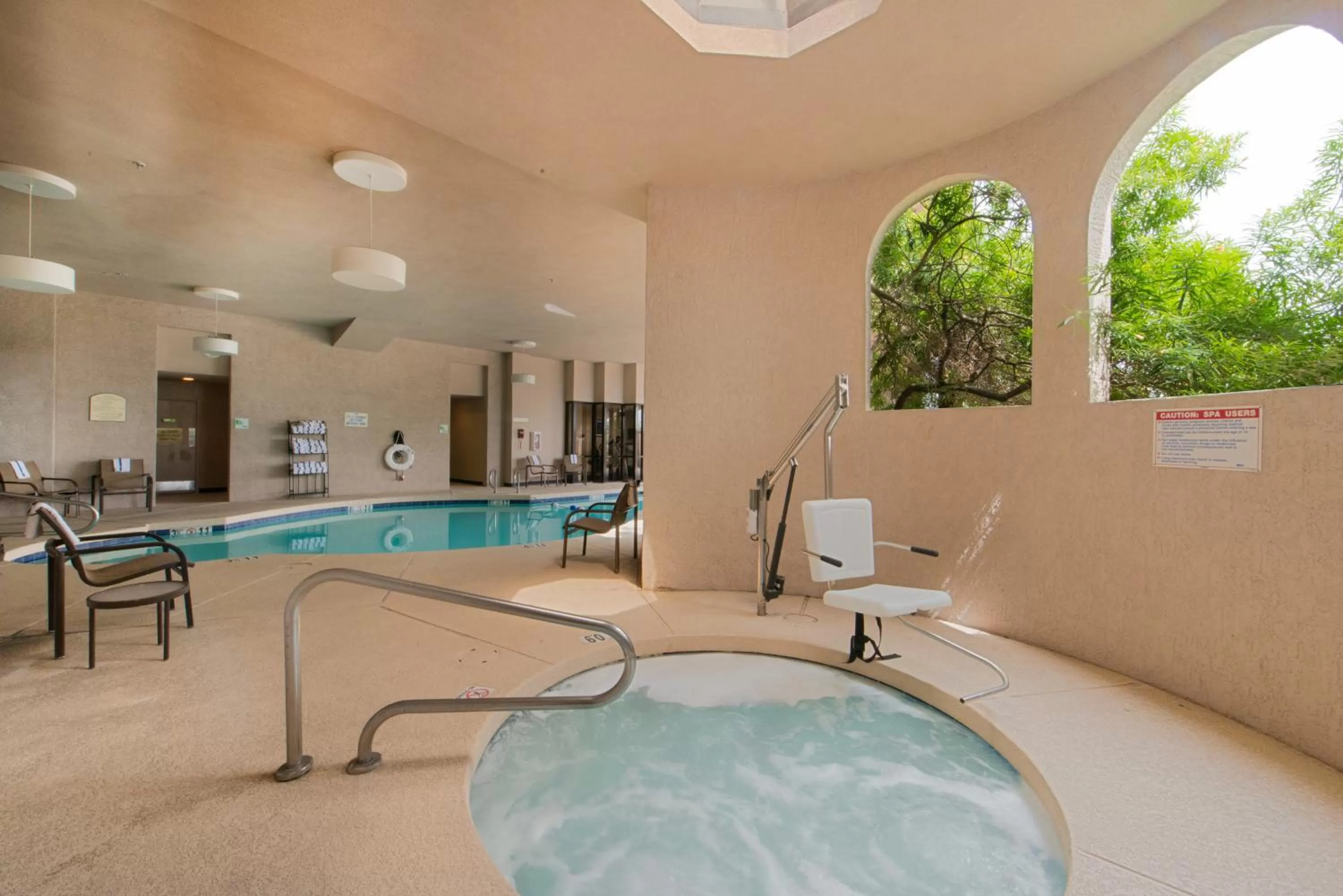 Swimming pool in GreenTree Hotel Phoenix West