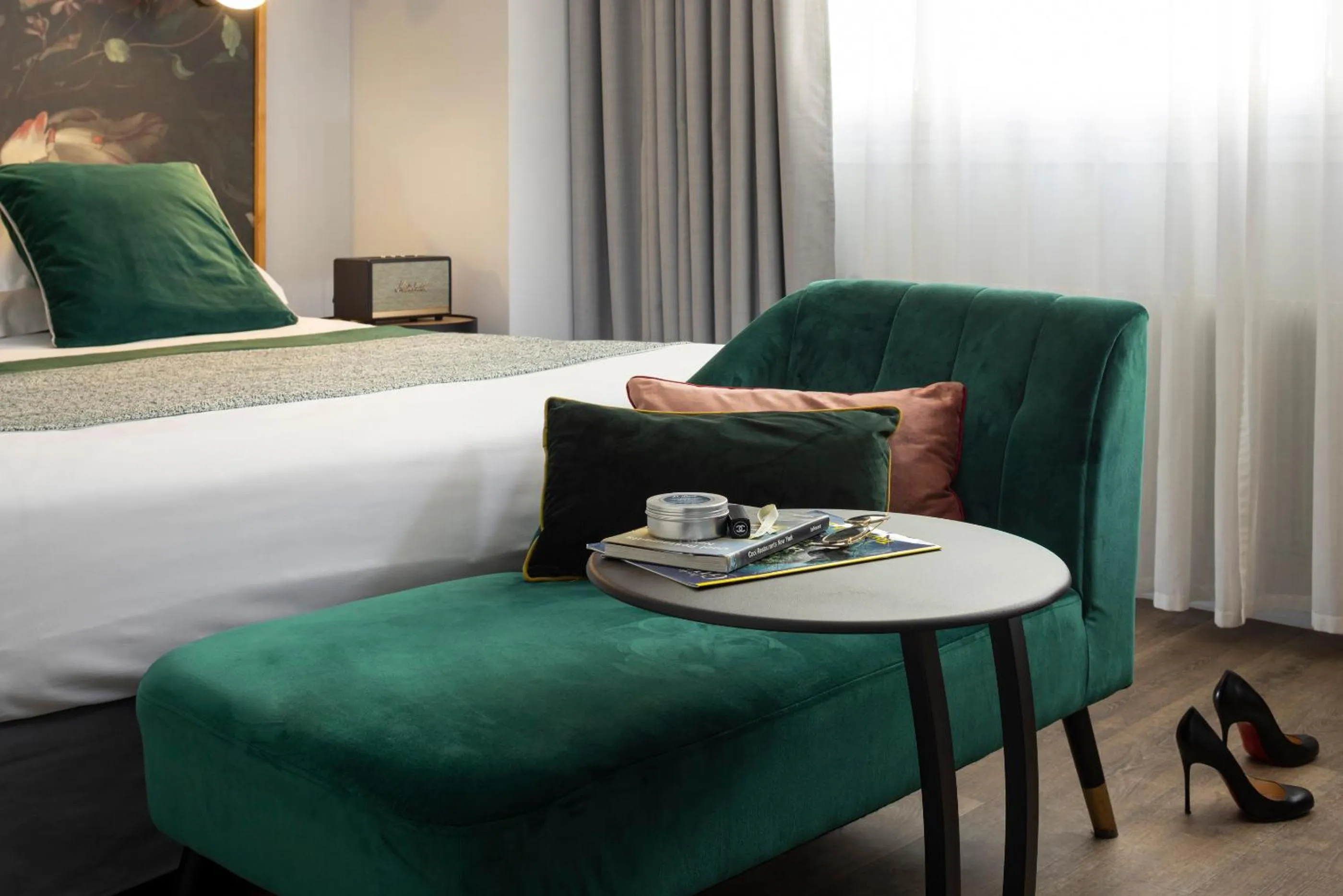 Photo of the whole room, Bed in Hôtel Edmond W Lyon Part-Dieu