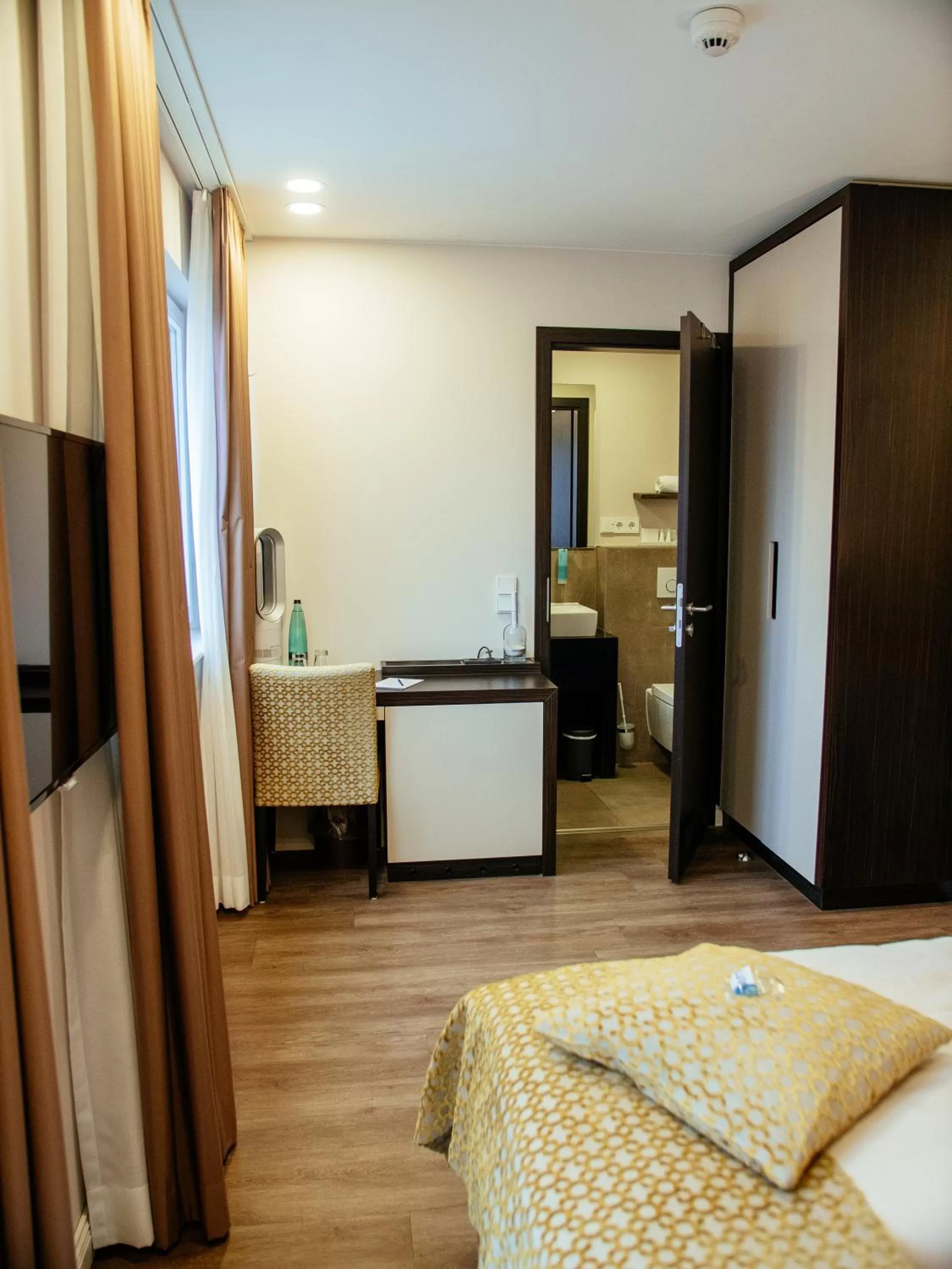 Bed in Strandhotel Luv