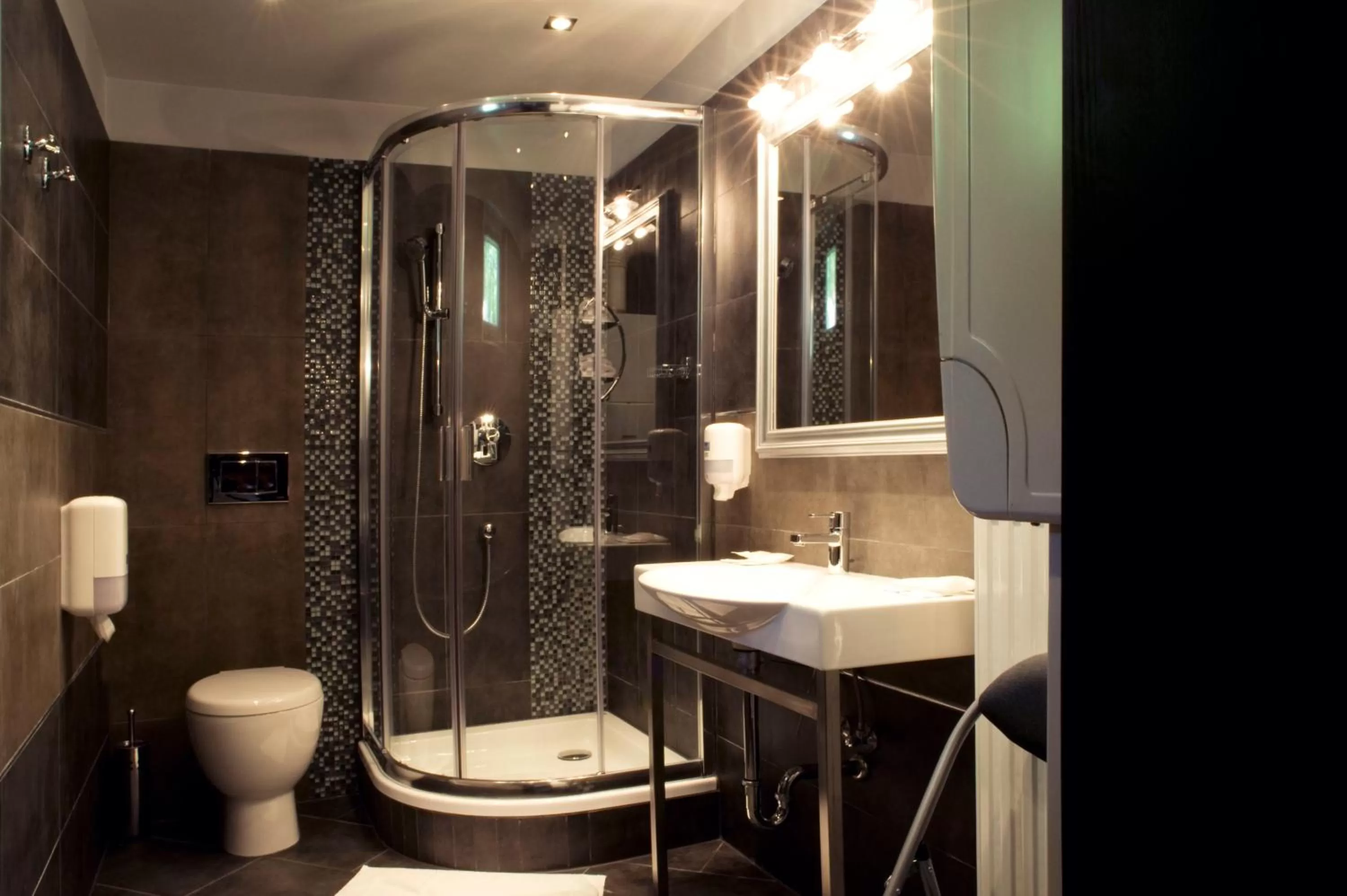 Bathroom in Varga Tanya Hotel