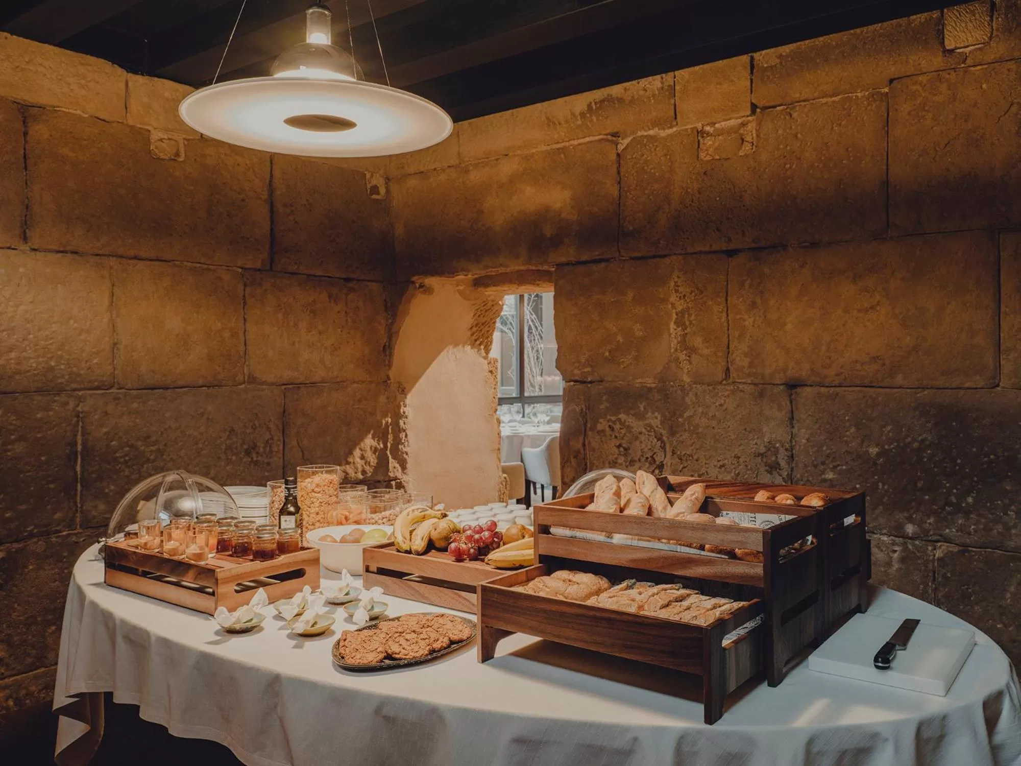 Buffet breakfast in Santa María Briones