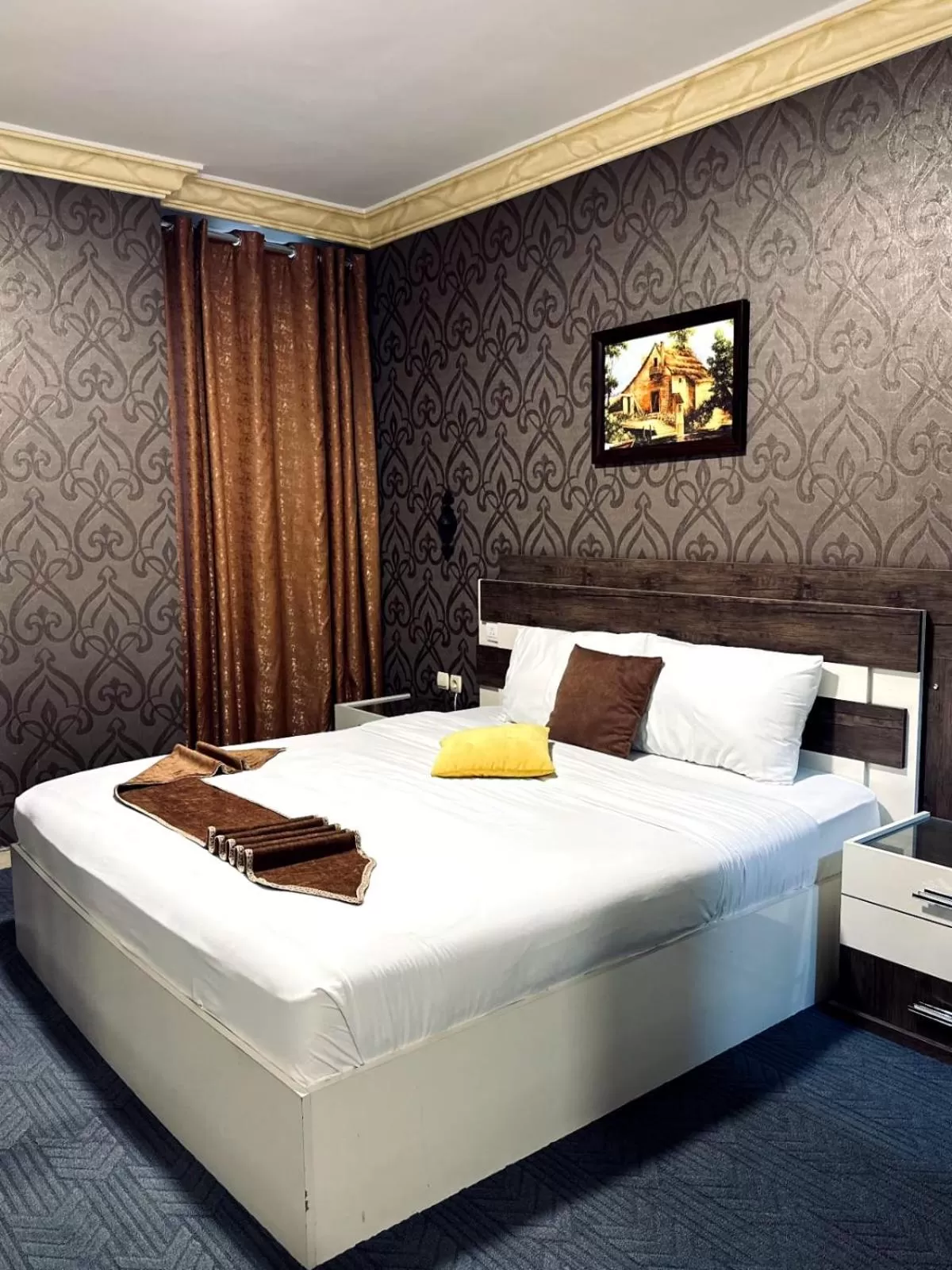 Photo of the whole room in Balcony Hotel