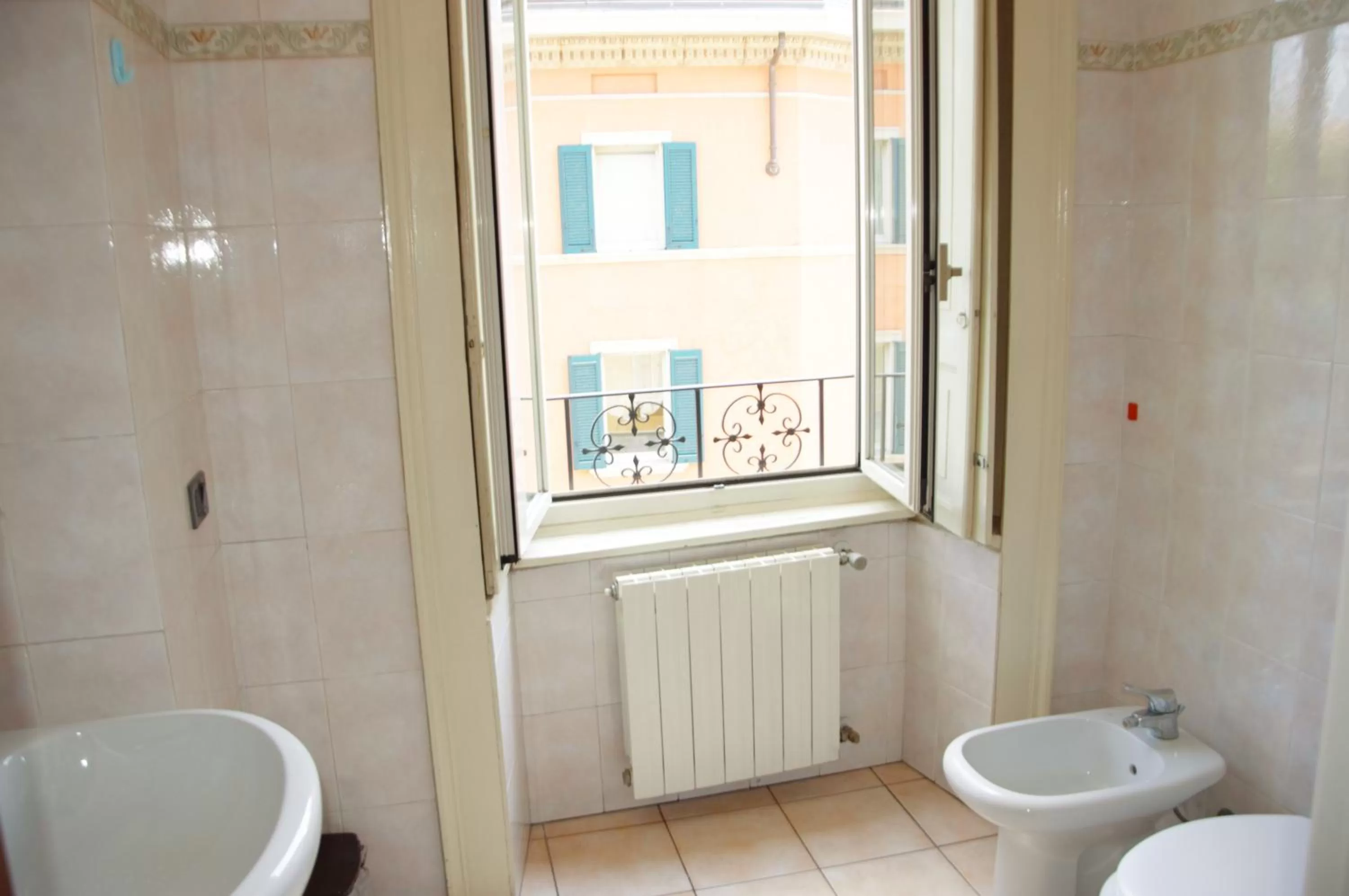 Toilet in Zaffiro Blu Airport