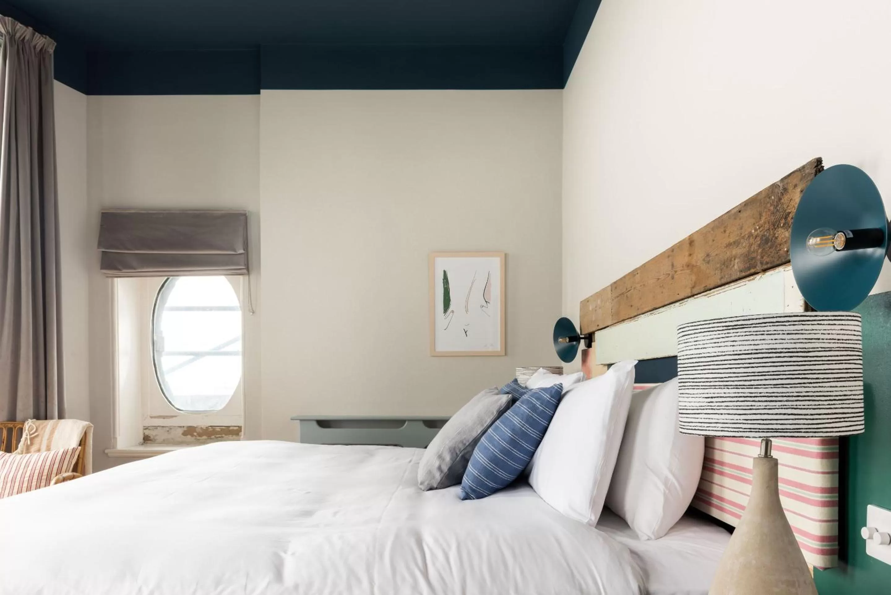 Bedroom, Bed in West Beach Hotel Brighton