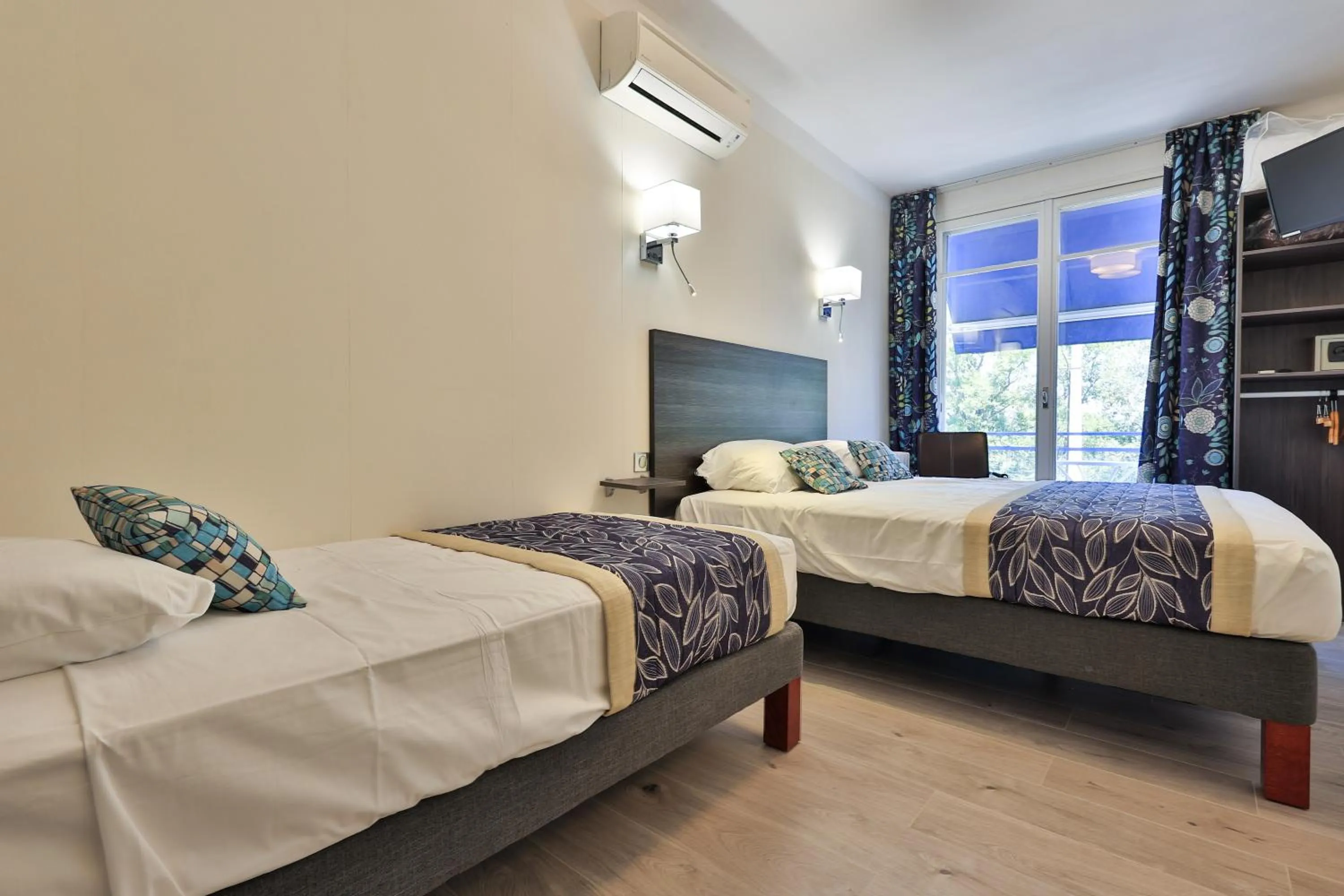 Bedroom in Hotel Cayrons Vence & St Paul de Vence