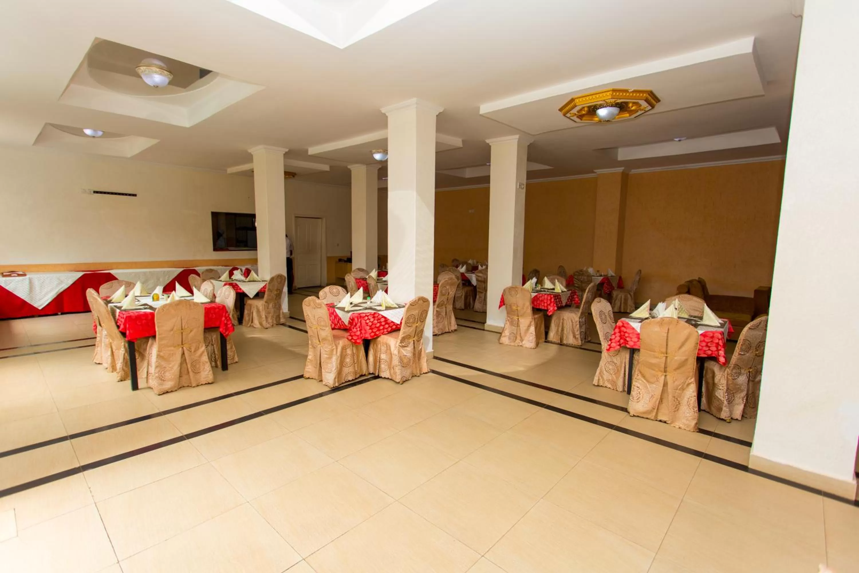 Restaurant/places to eat in Kigaliview Hotel and Apartments