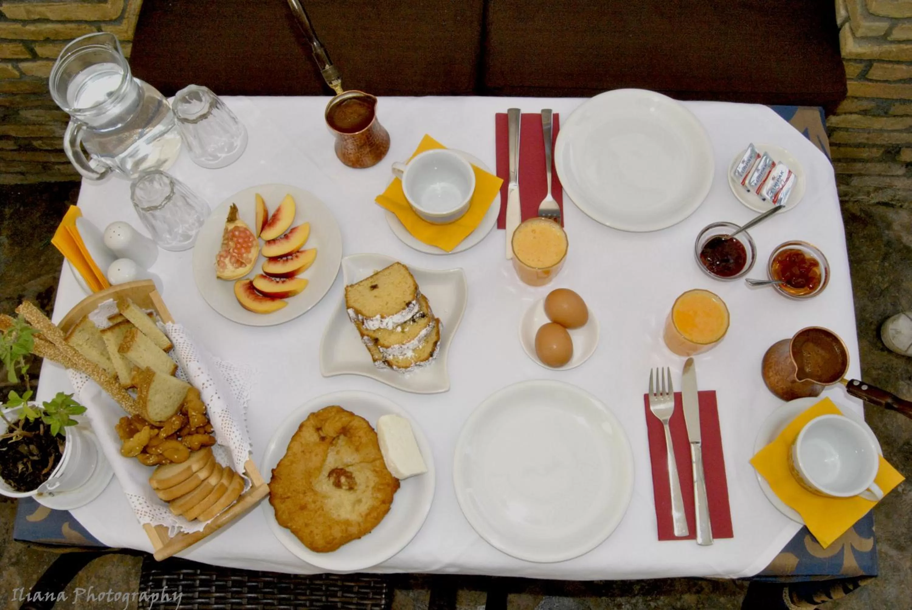 Food and drinks in Filoxenia Studios