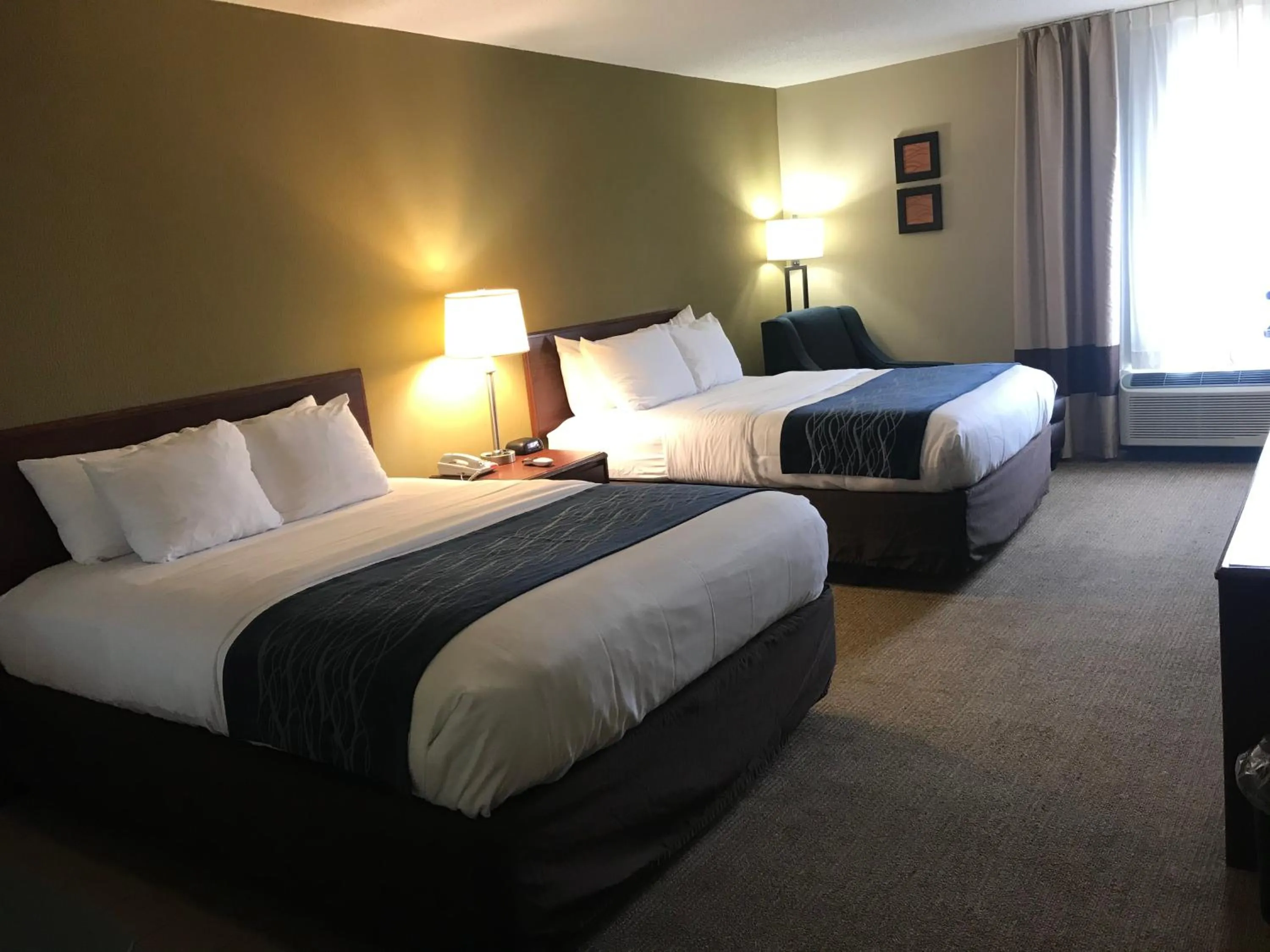 Queen Room with Two Queen Beds - Hearing Accessible/Non-Smoking in Comfort Inn
