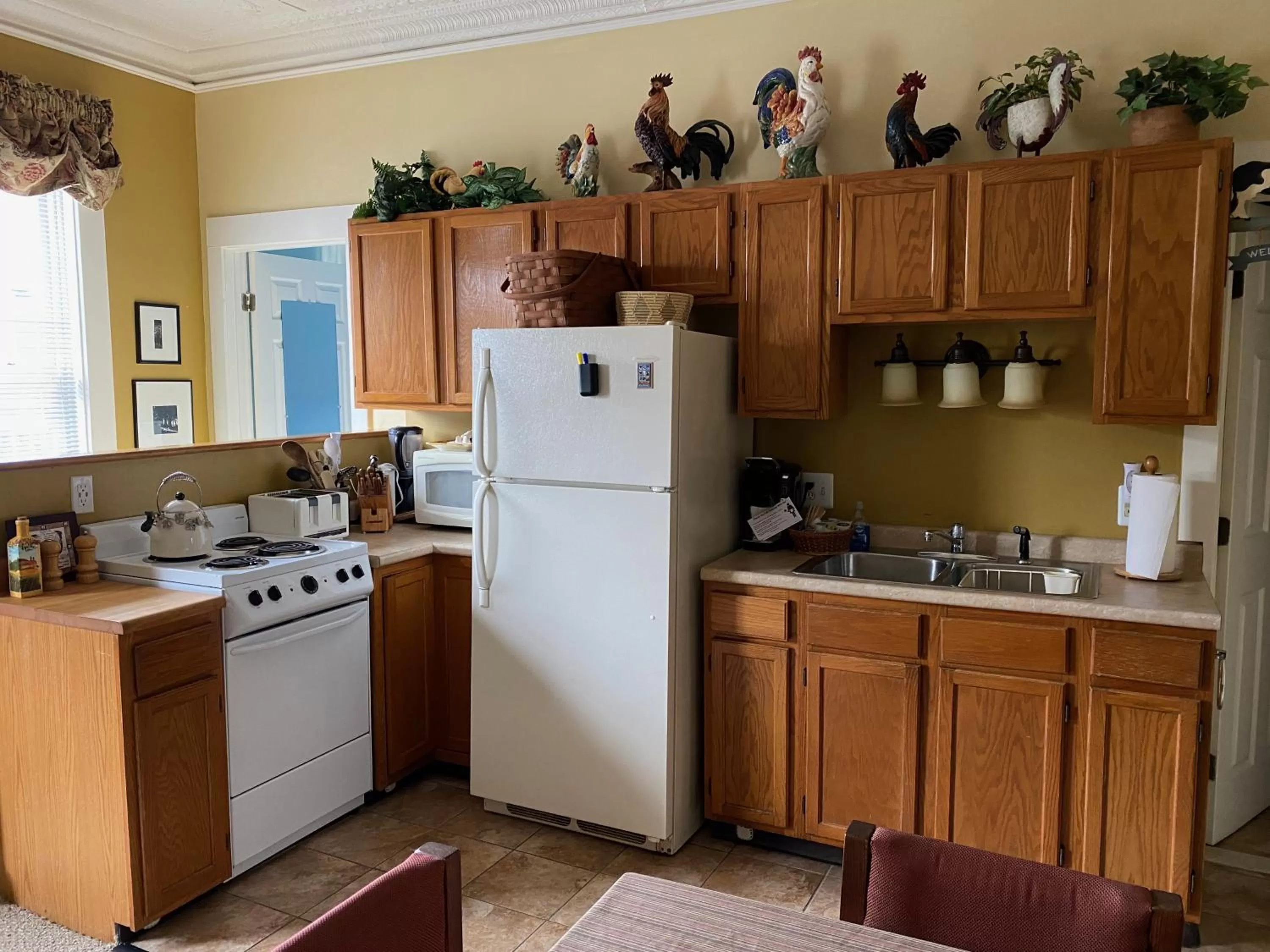 Coffee/tea facilities in Bristol Suites