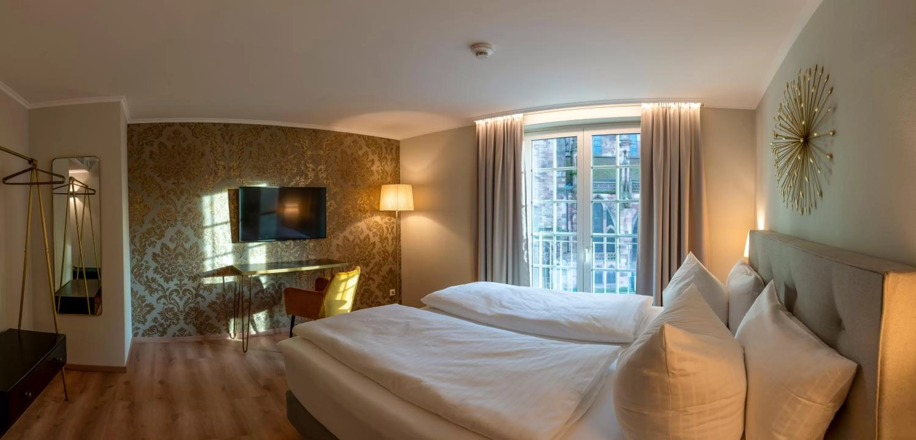 TV and multimedia, Bed in Hotel Rappen am Münsterplatz