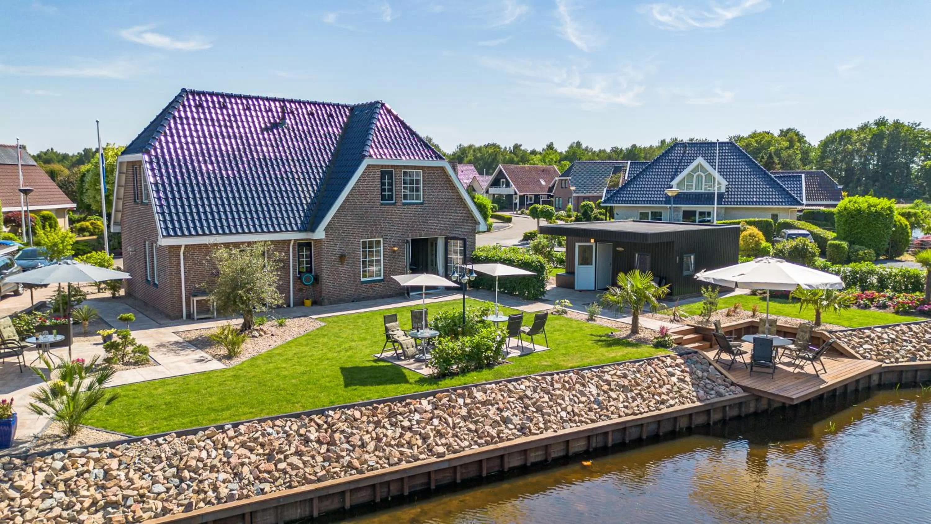 Property building, Bird's-eye View in B&B de Wiekeborg