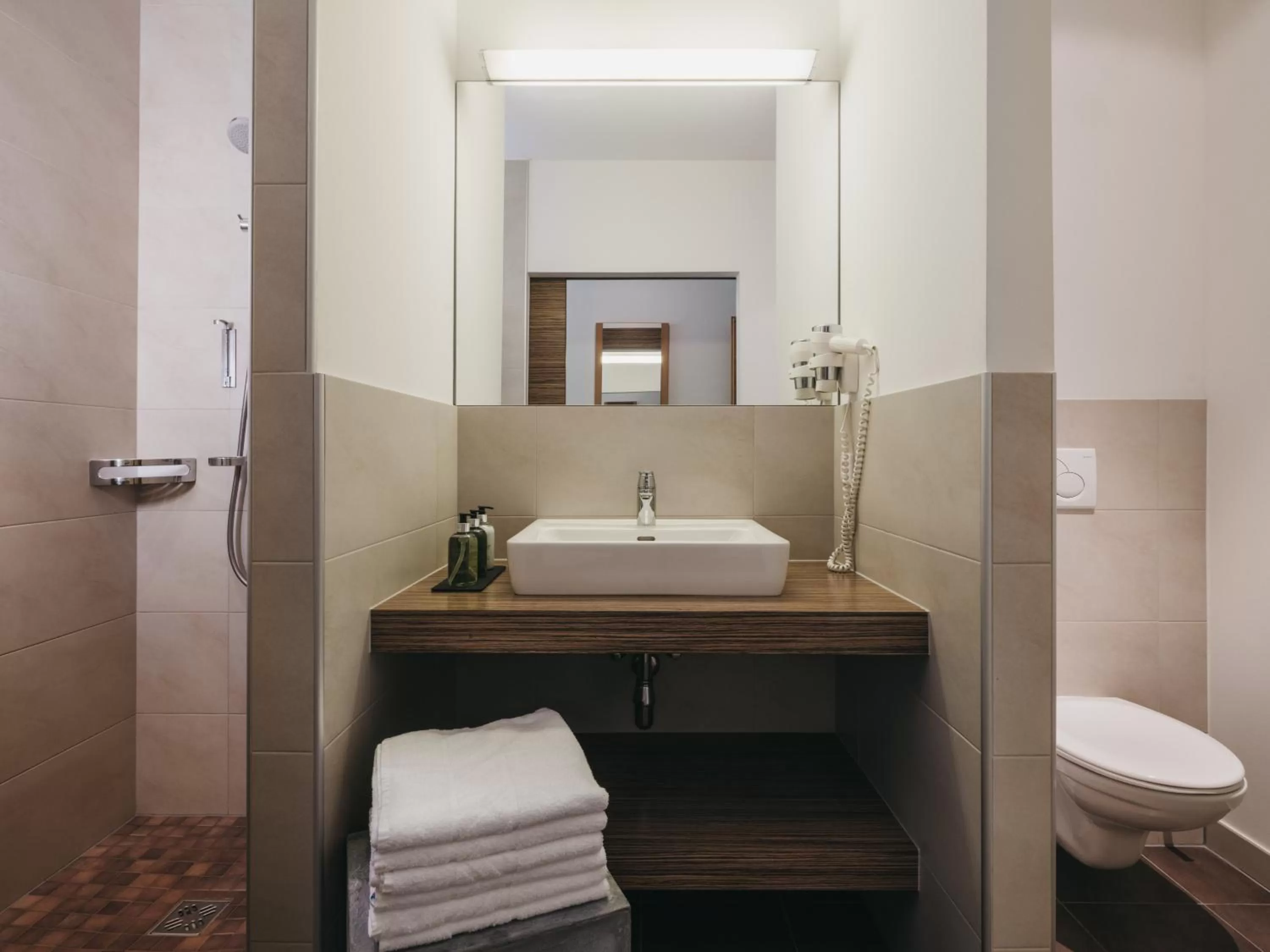 Toilet in VAYA Zell am See