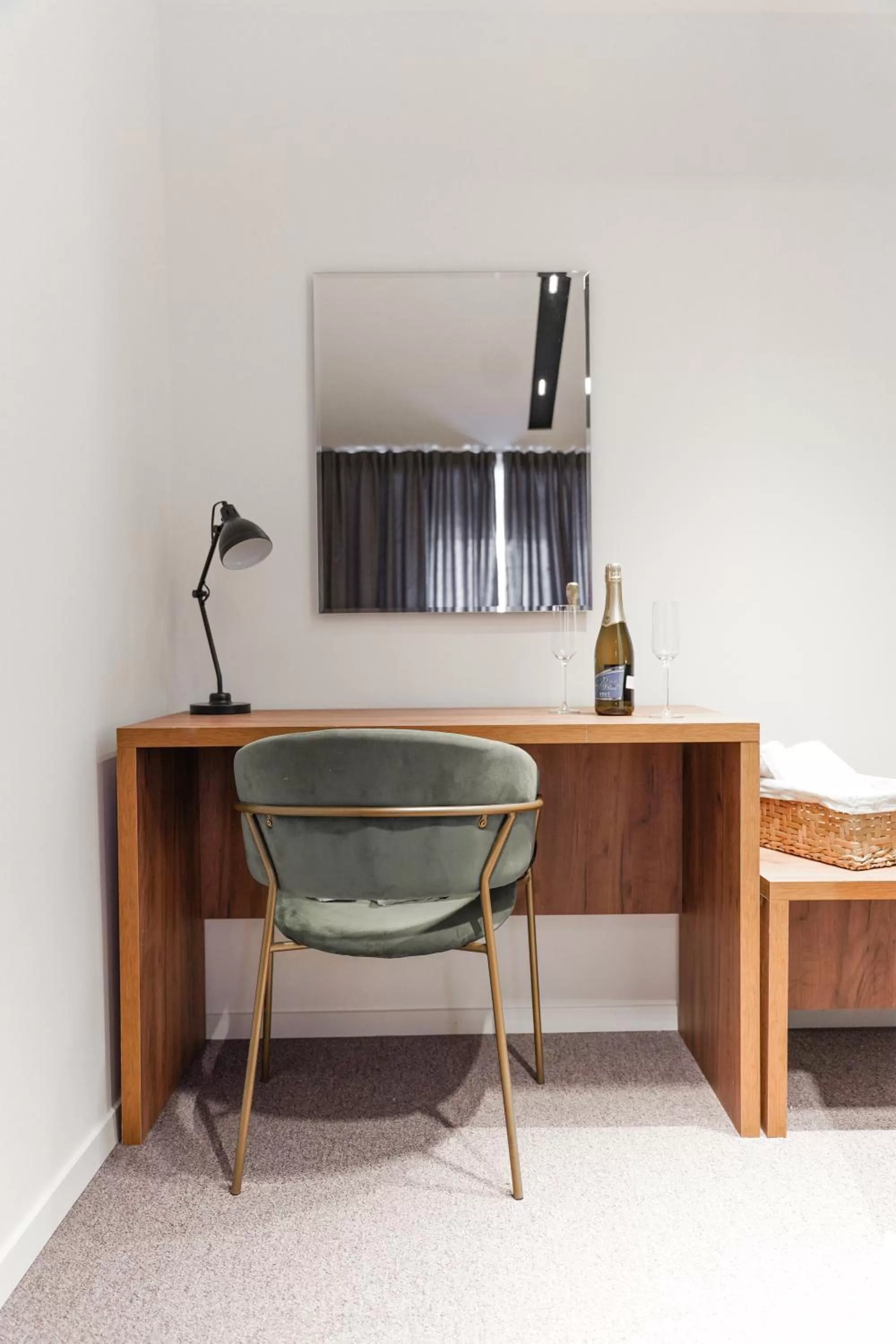 TV and multimedia, TV/Entertainment Center in The White Tree