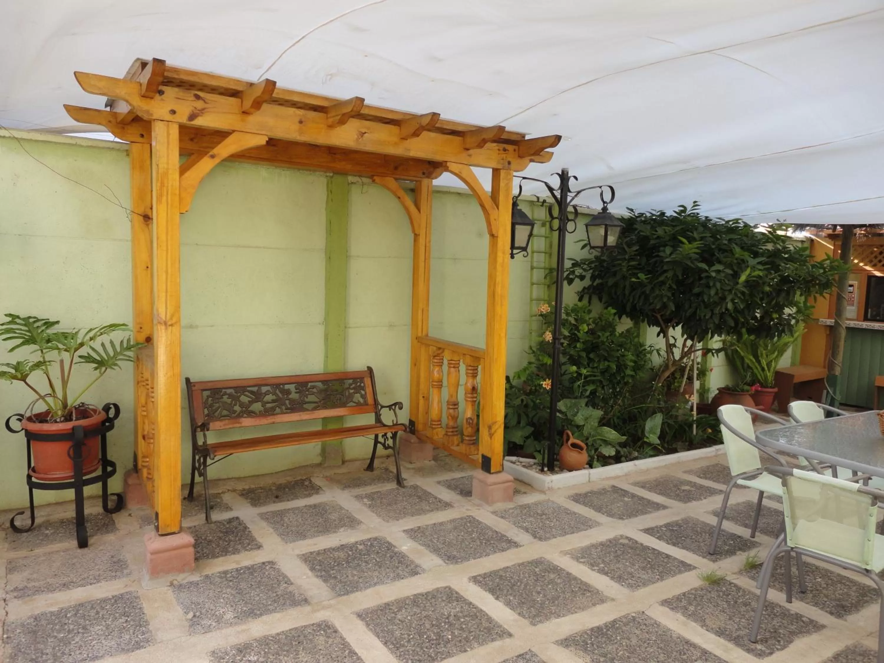 Facade/entrance in Hostal Miramar