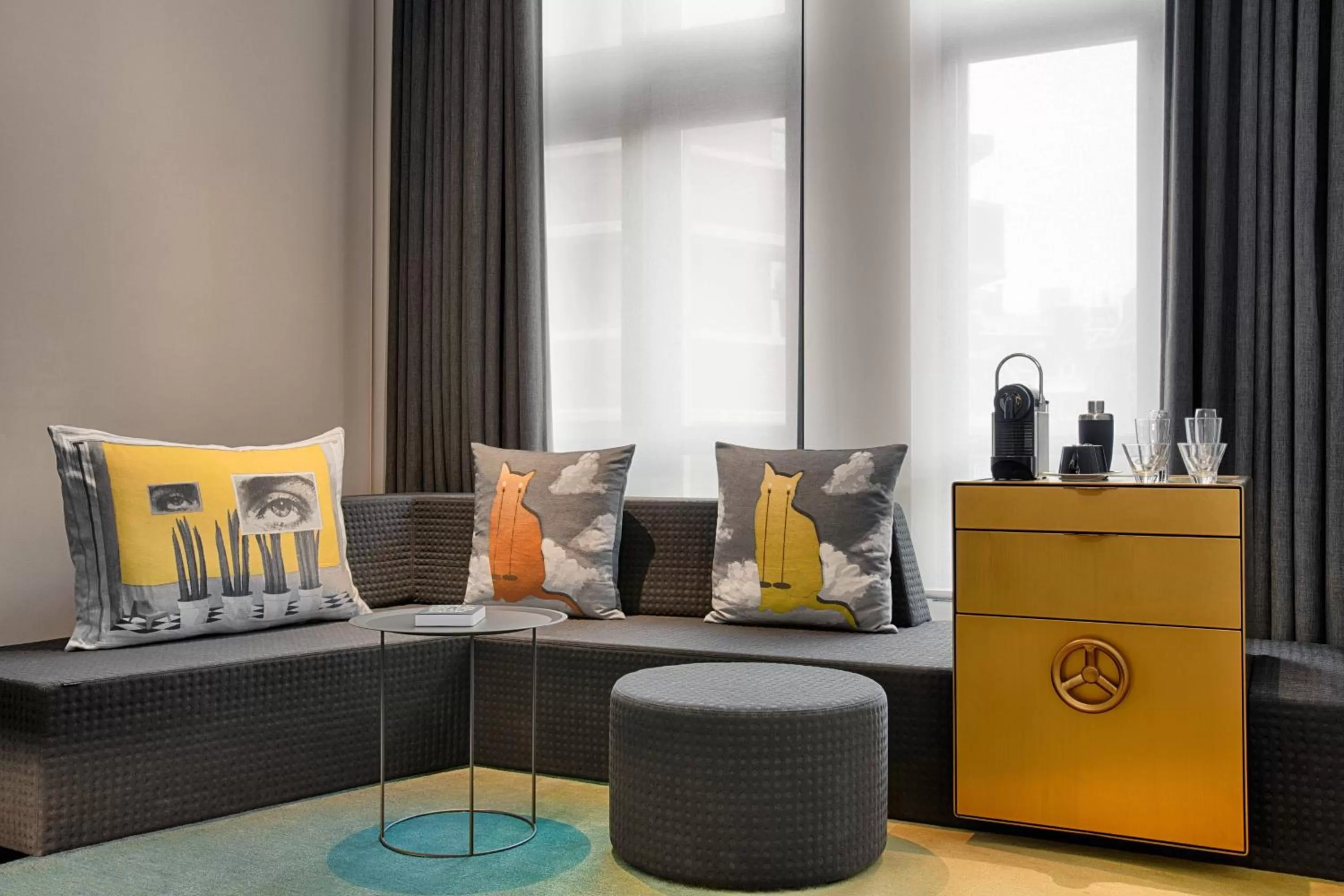 Photo of the whole room in W Amsterdam