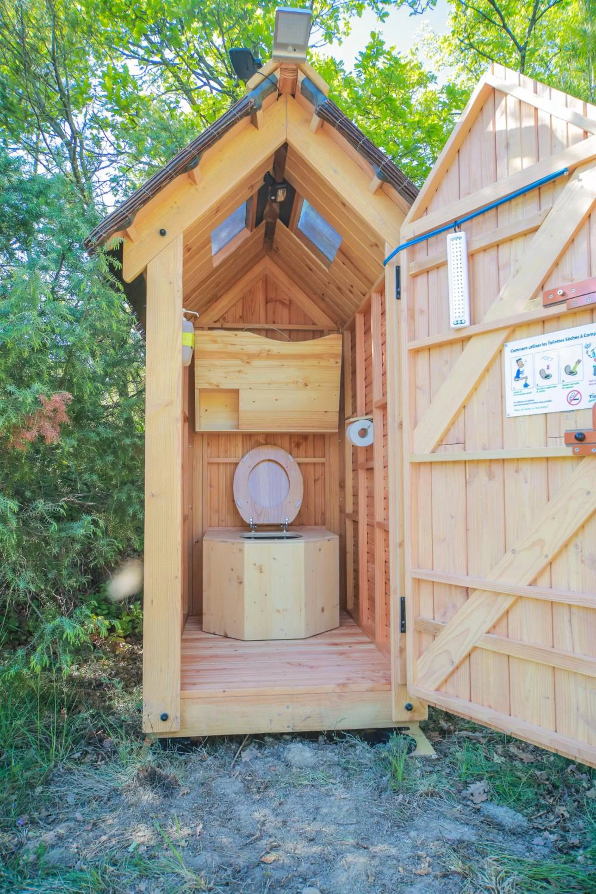Bathroom in Les Yourtes de Provence