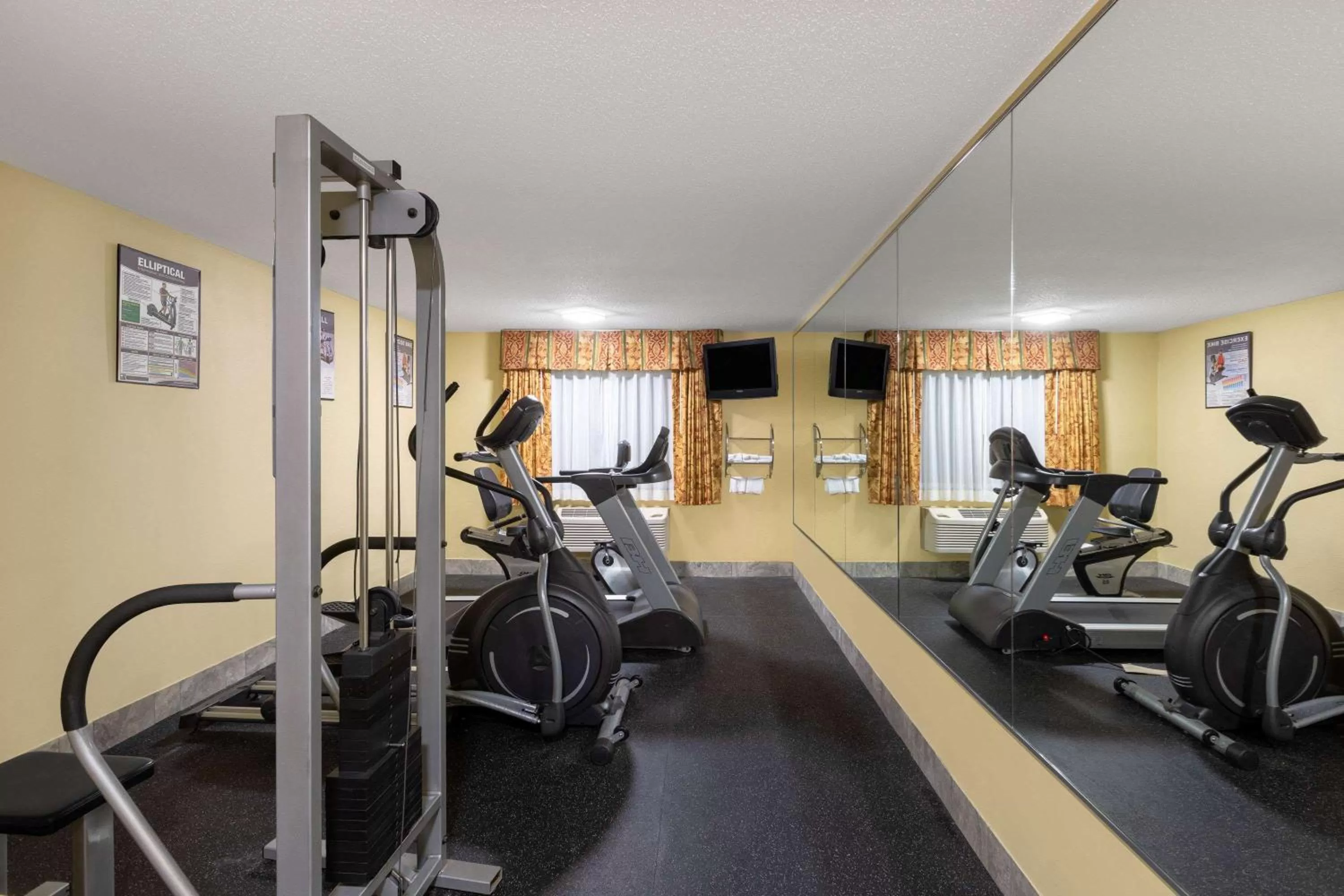 Fitness centre/facilities in Baymont by Wyndham Fort Dodge
