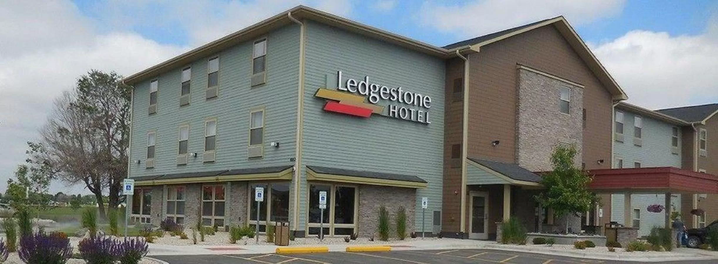 Property building in Ledgestone Suites Hotel Billings