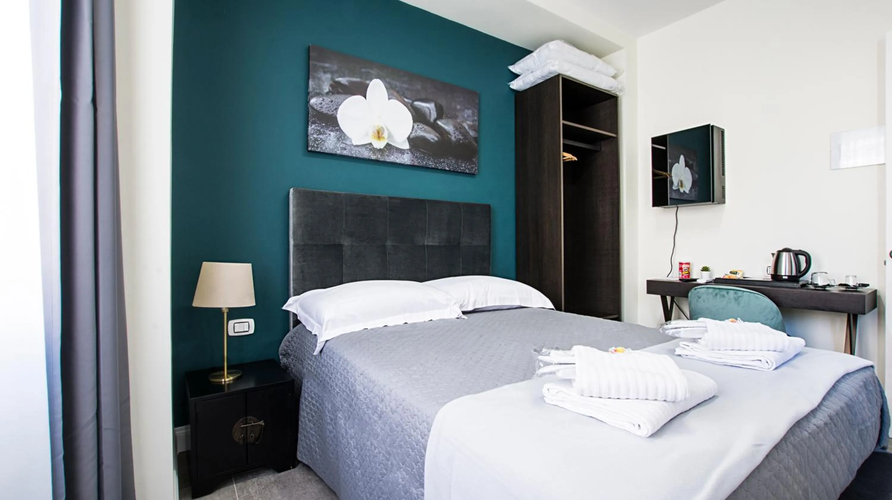 Bedroom, Bed in Regolo Rooms Vaticano