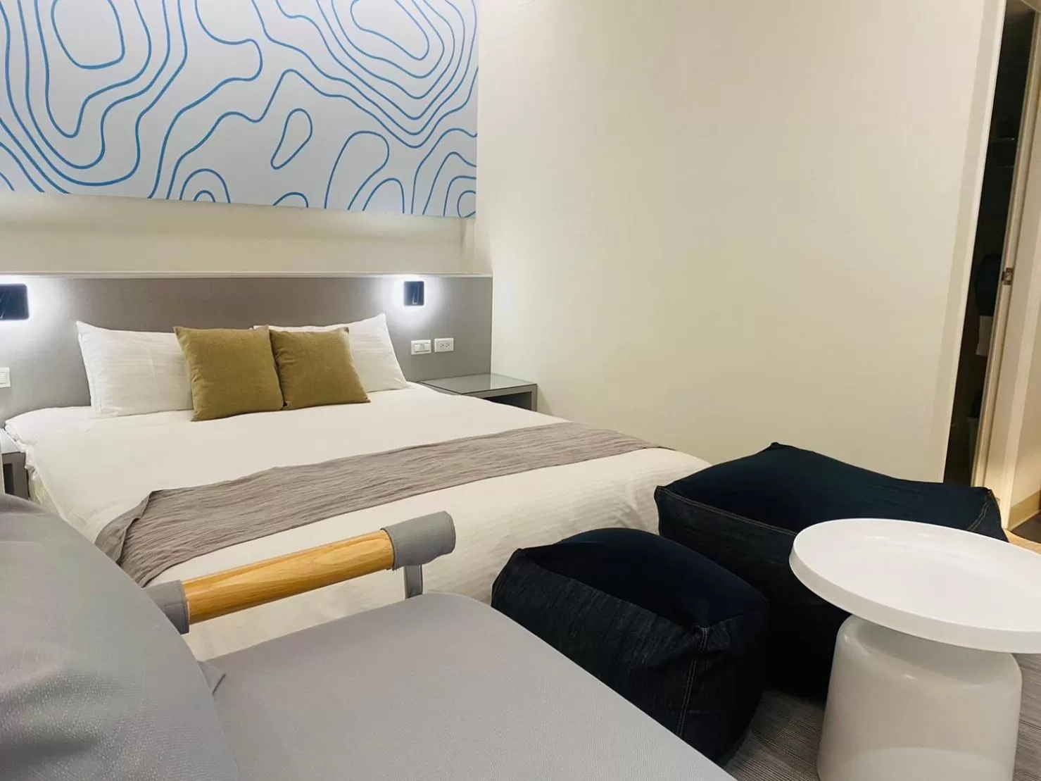 Bed in Beachcastle & Sea View Villa