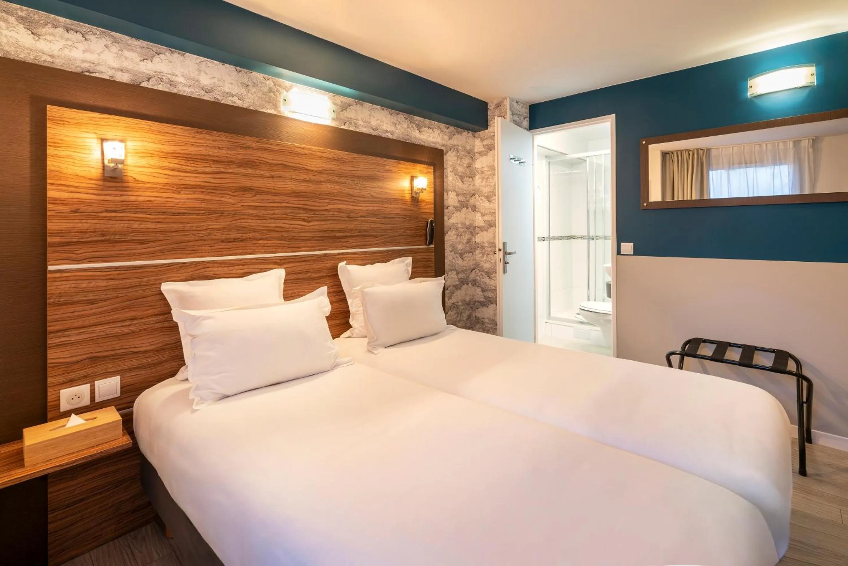 Bed in Hotel Apolonia Paris Mouffetard, Sure Hotel Collection by Best Western