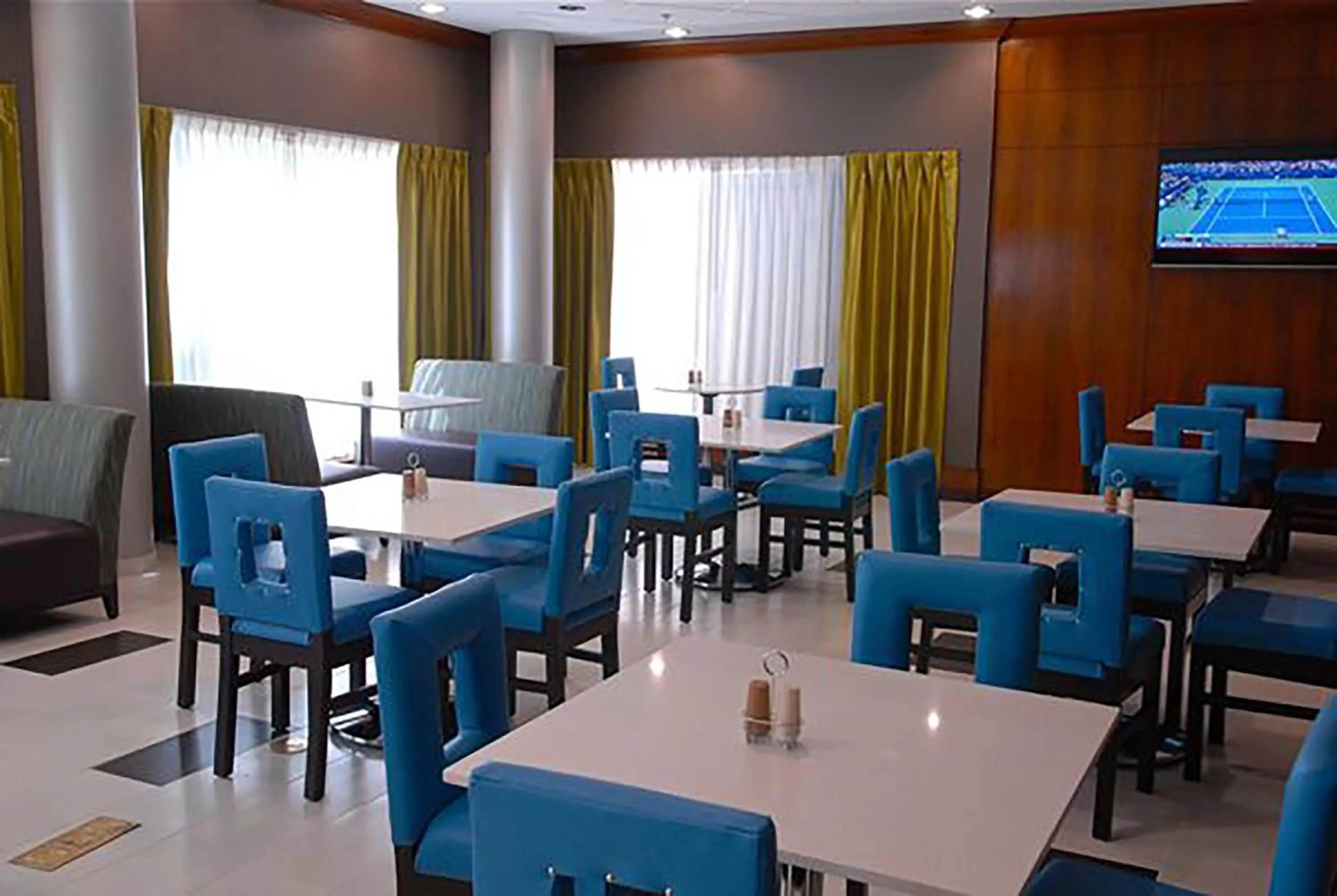 Breakfast in Holiday Inn Express Boise Downtown by IHG