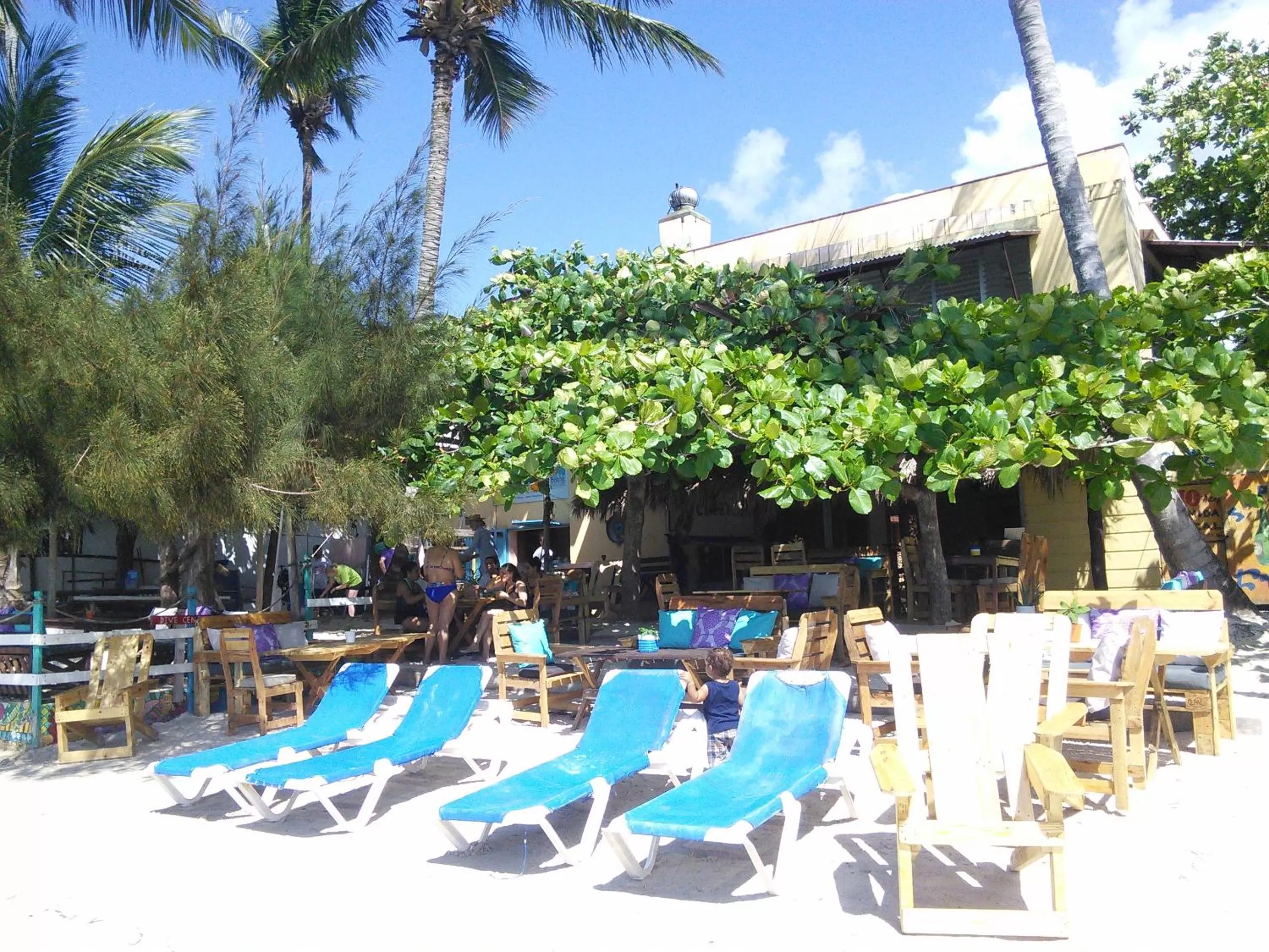 Restaurant/places to eat, Swimming Pool in Hotel Club Rolling Stone