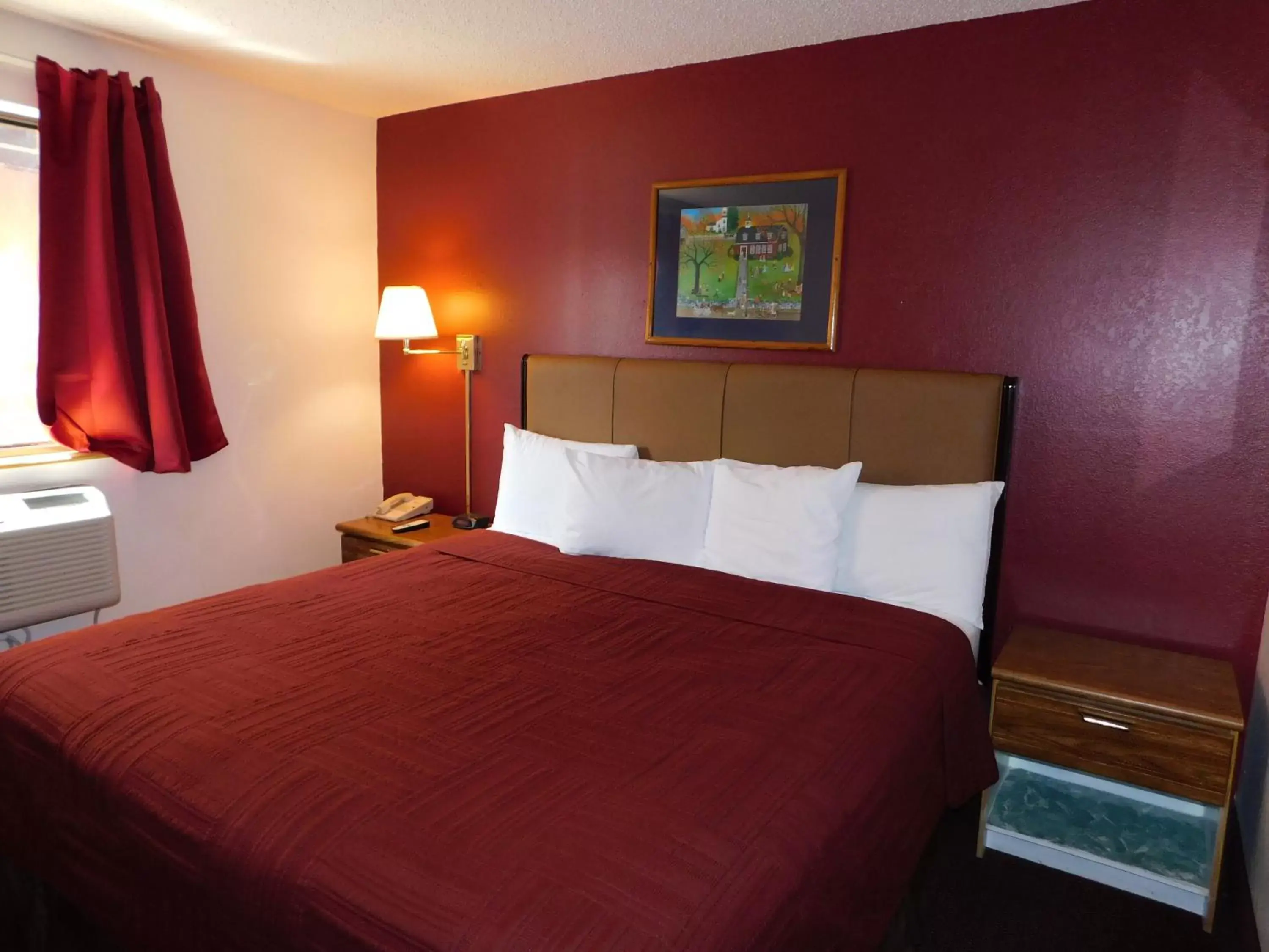 King Room - Disability Access in The Covered Bridge Inn King Room - Disability Access in The Covered Bridge Inn